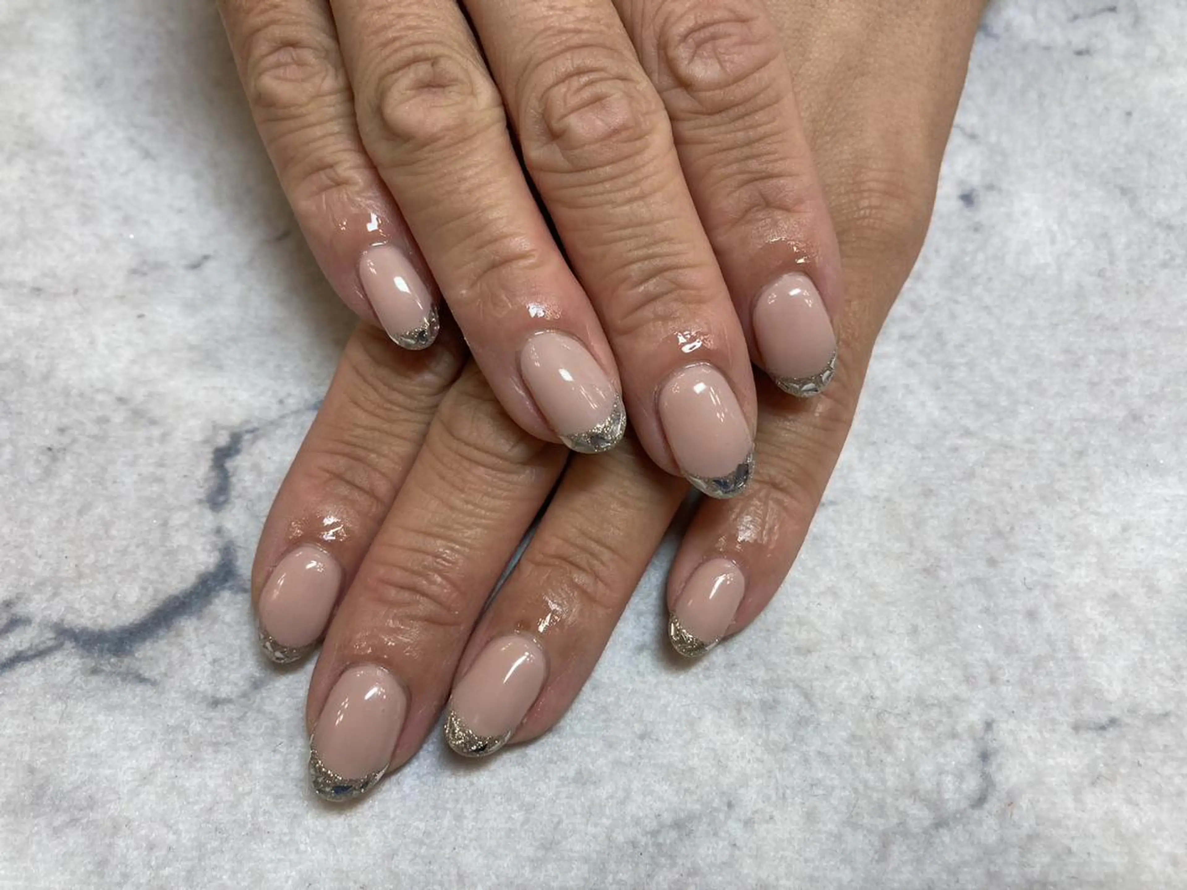 ネイル ネイルリボン 受付スタッフのネイルデザイン