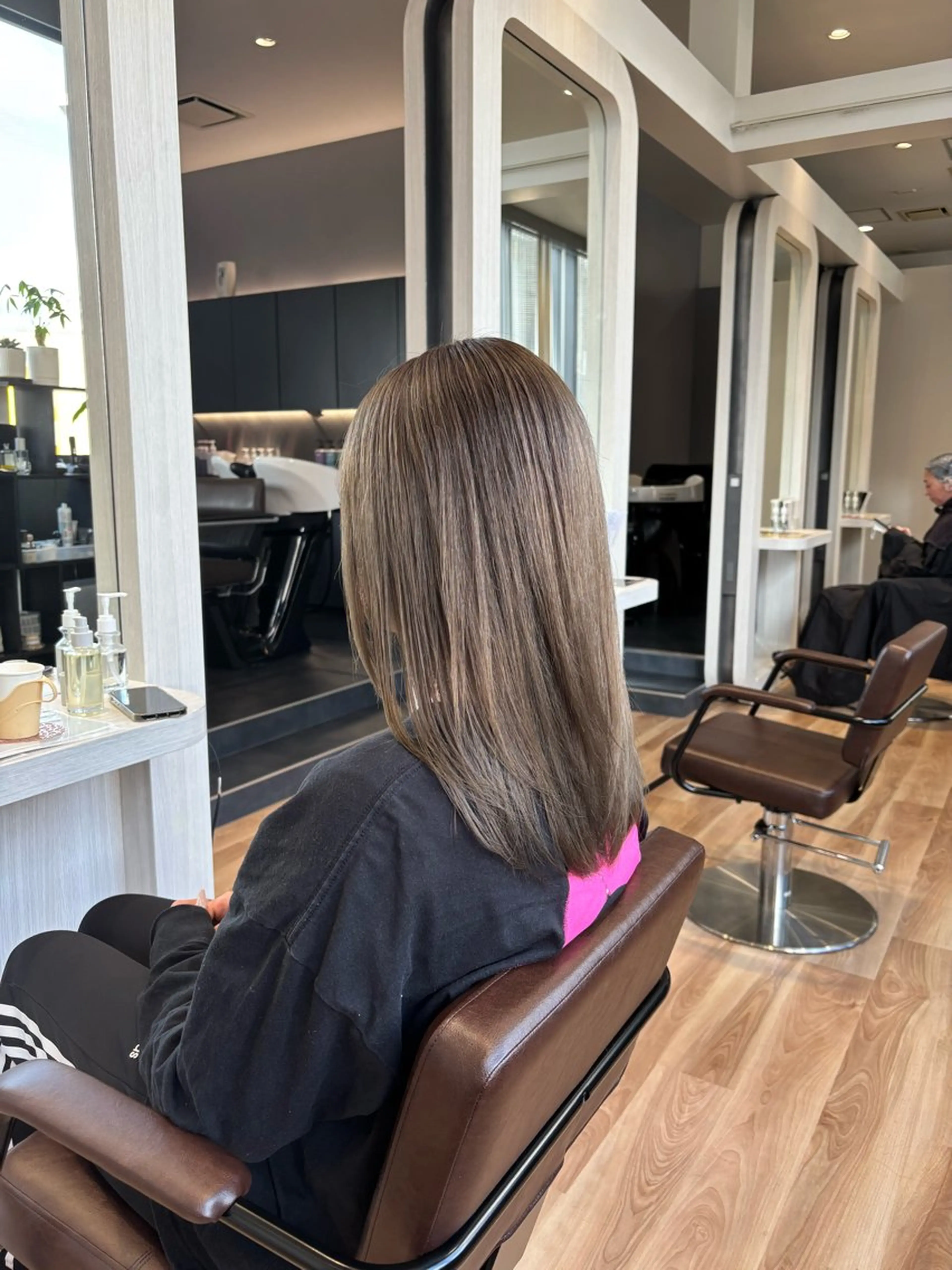 セミロング カラー ベージュカラー 透明感カラー シルバー シルバーベージュ カット ヘアカラー STYLE エキシティ店所属・【似合わせパーマ】 STYLE 杉原　魁のヘアスタイル