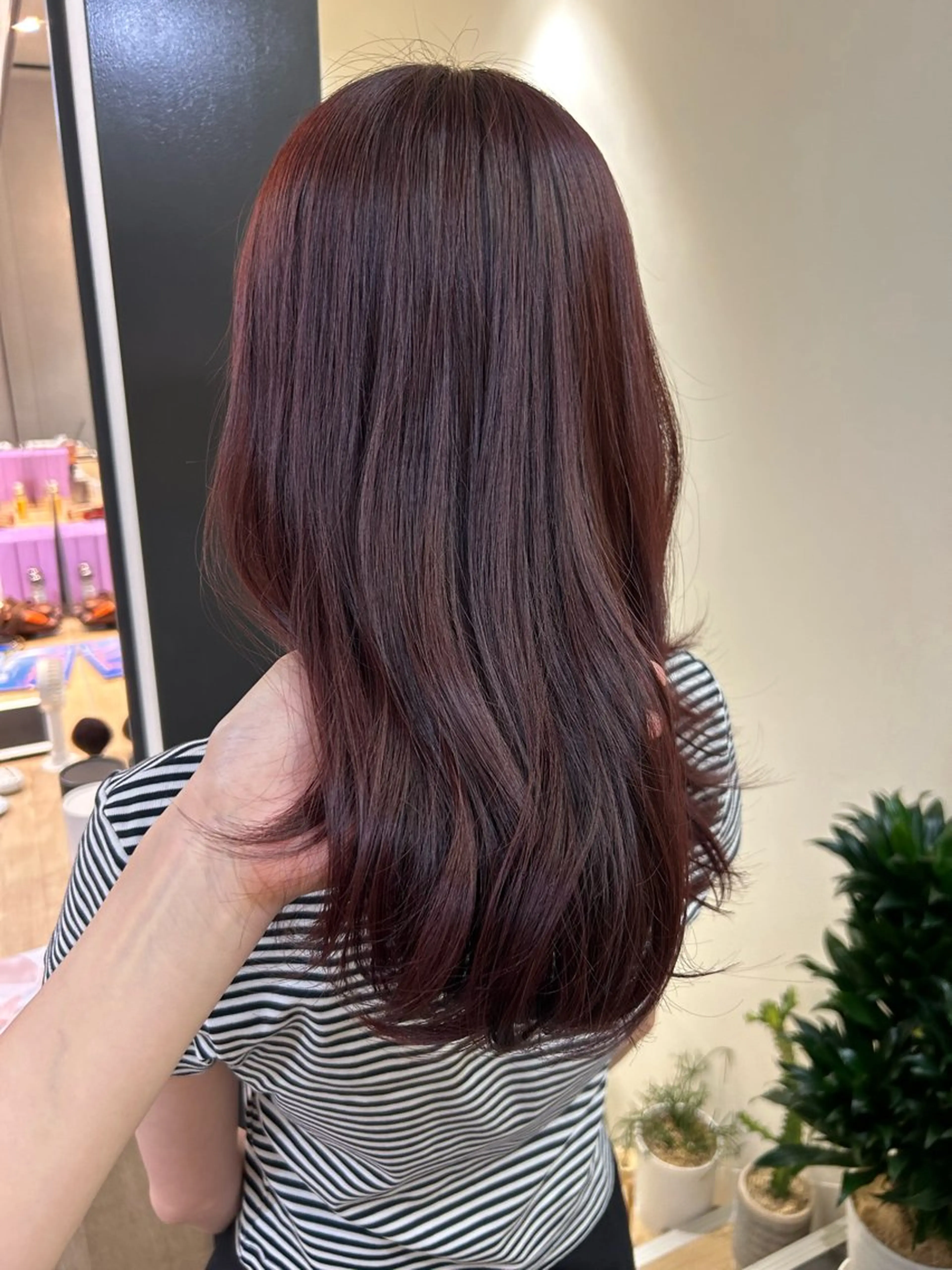 セミロング カラー ブリーチ ボルドーカラー ブリーチなしカラー カット ヘアカラー トリートメント hub hair レイヤー/透明感のヘアスタイル