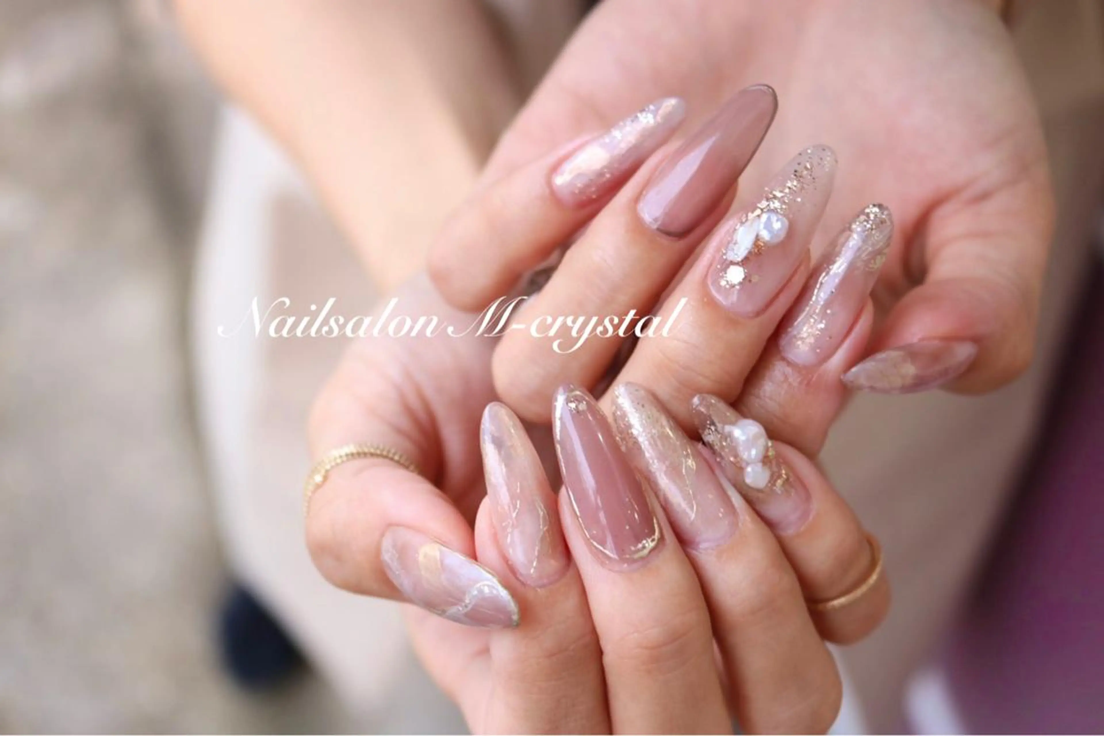 ロング ハンドネイル Nailsalon M-crystalのネイルデザイン