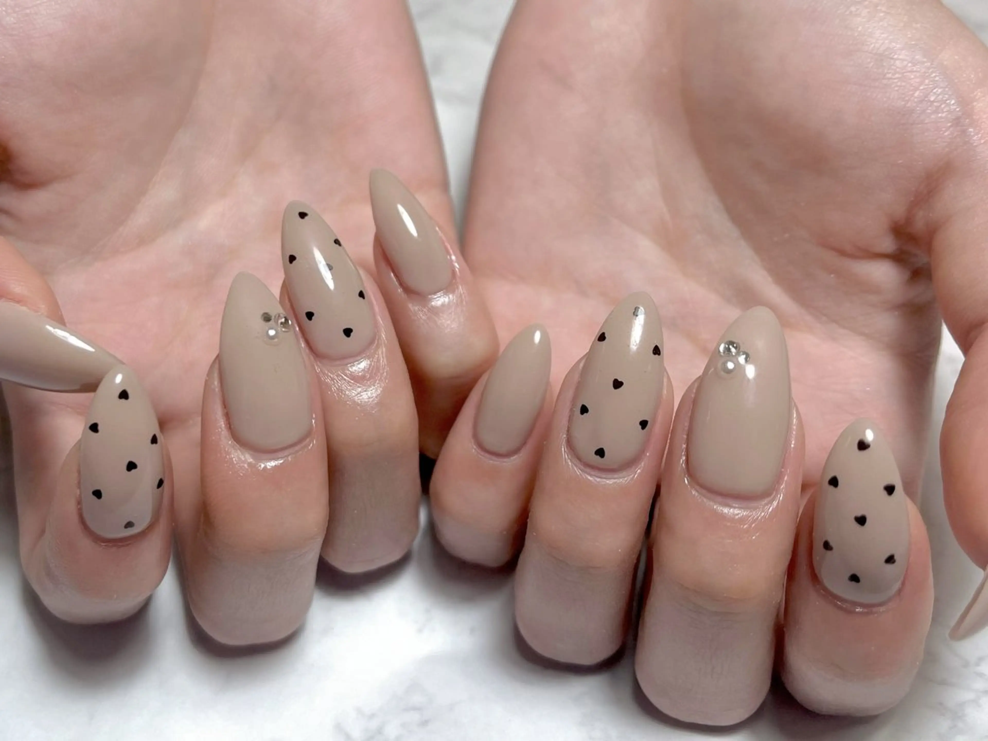 ネイル シンプルネイル フットネイル CREST　高槻店 TAKADAのネイルデザイン