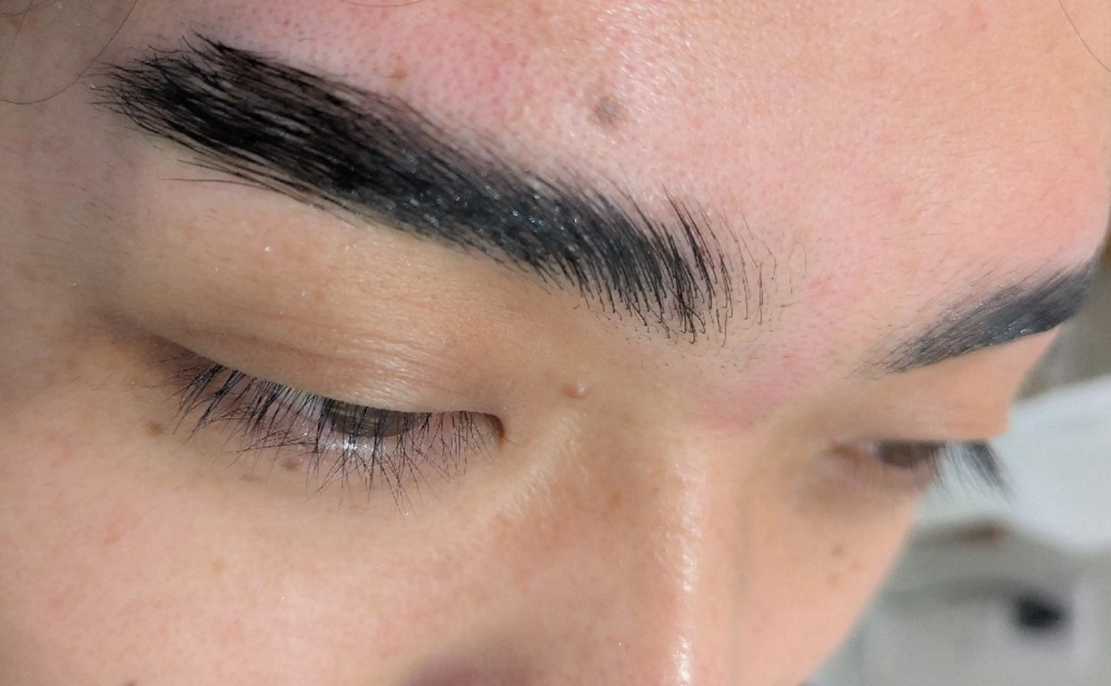 メンズ限定！SNS投稿OKな方★アイブロウWAX脱毛+ハリウッドブロウリフト毛流れ矯正の写真