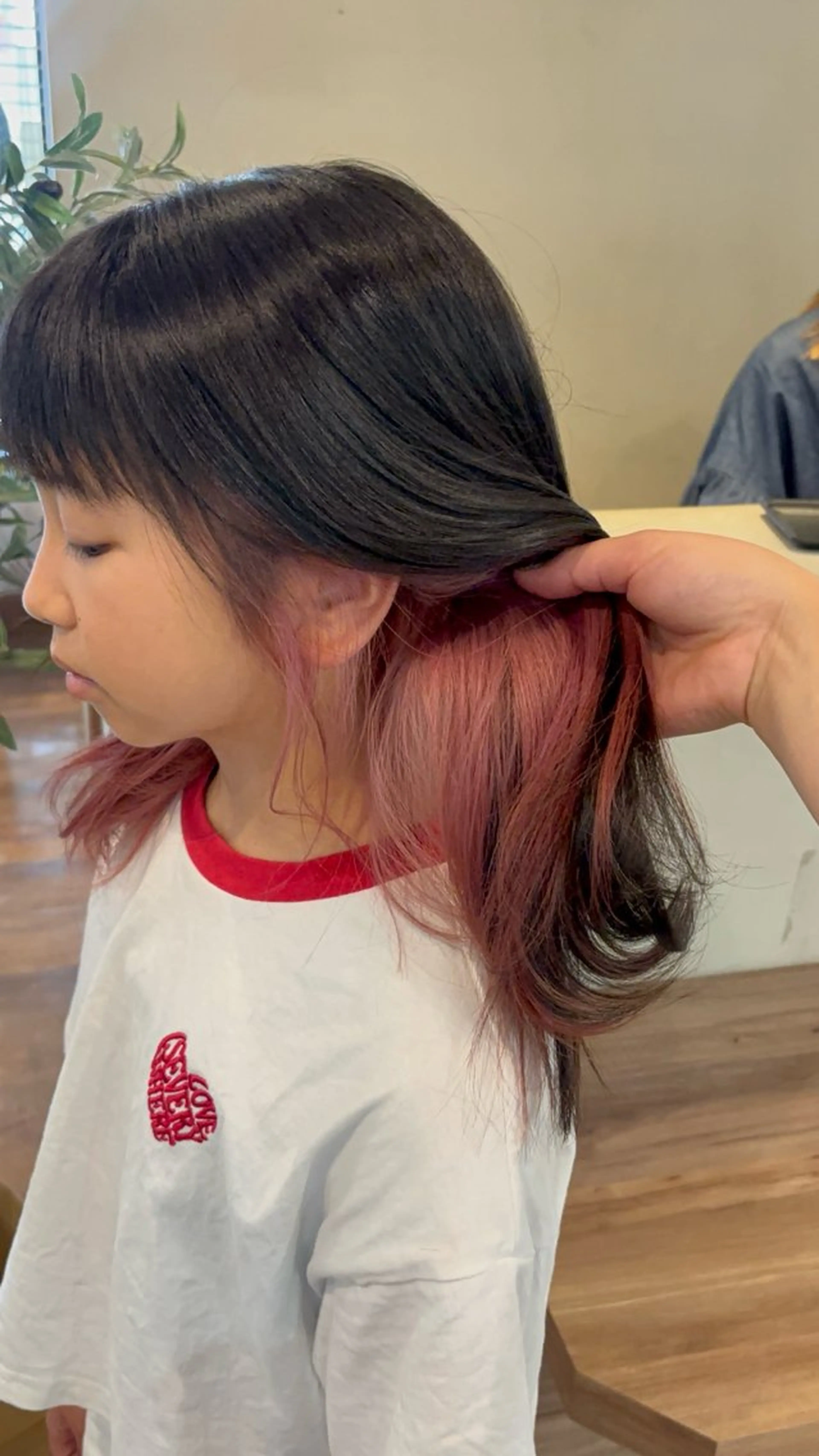 ミディアム カット ヘアカラー 髙木琉菜 レイヤー／髪質改善のヘアスタイル