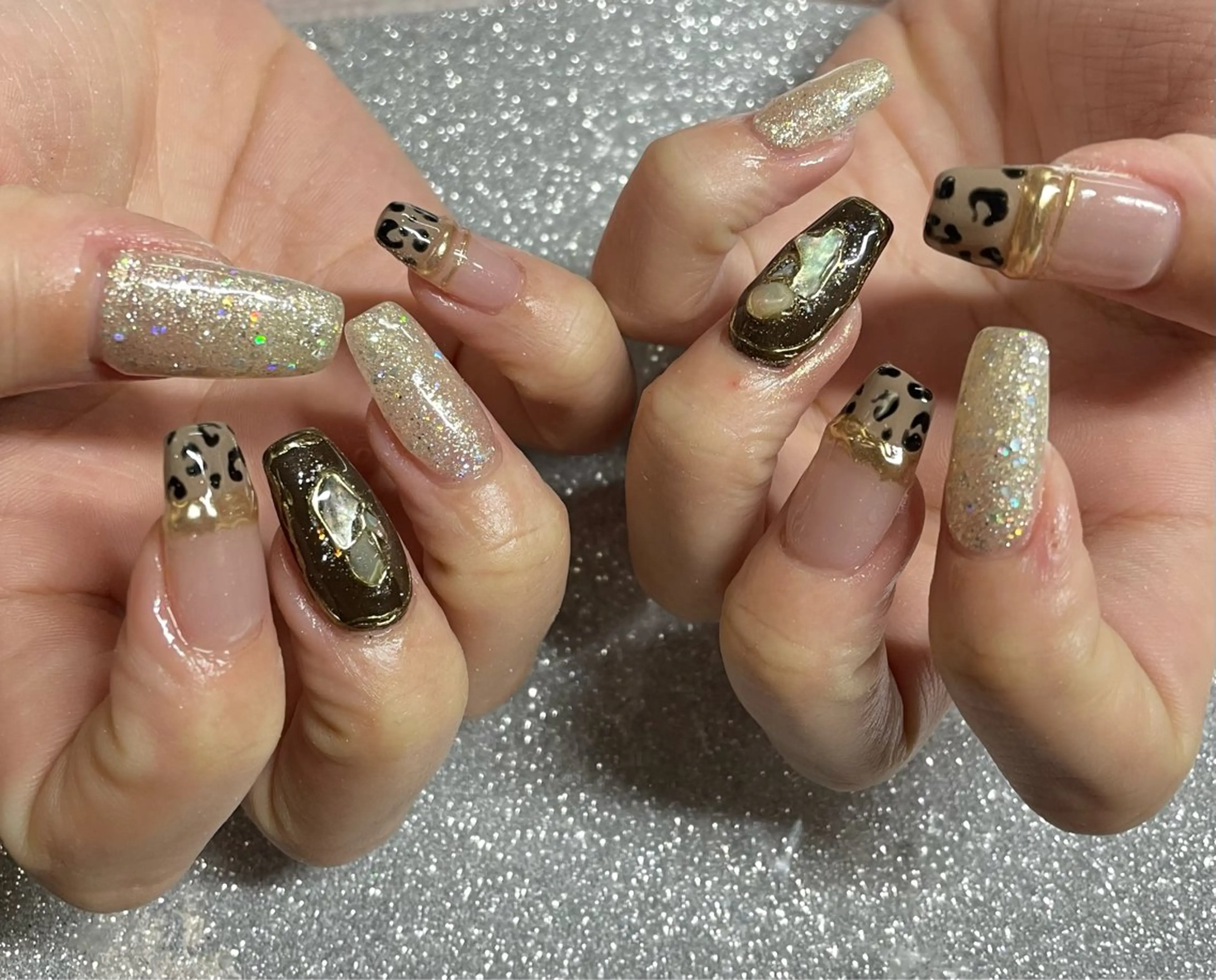 ネイル ハンドネイル VIERU 🌈🎀💖のネイルデザイン