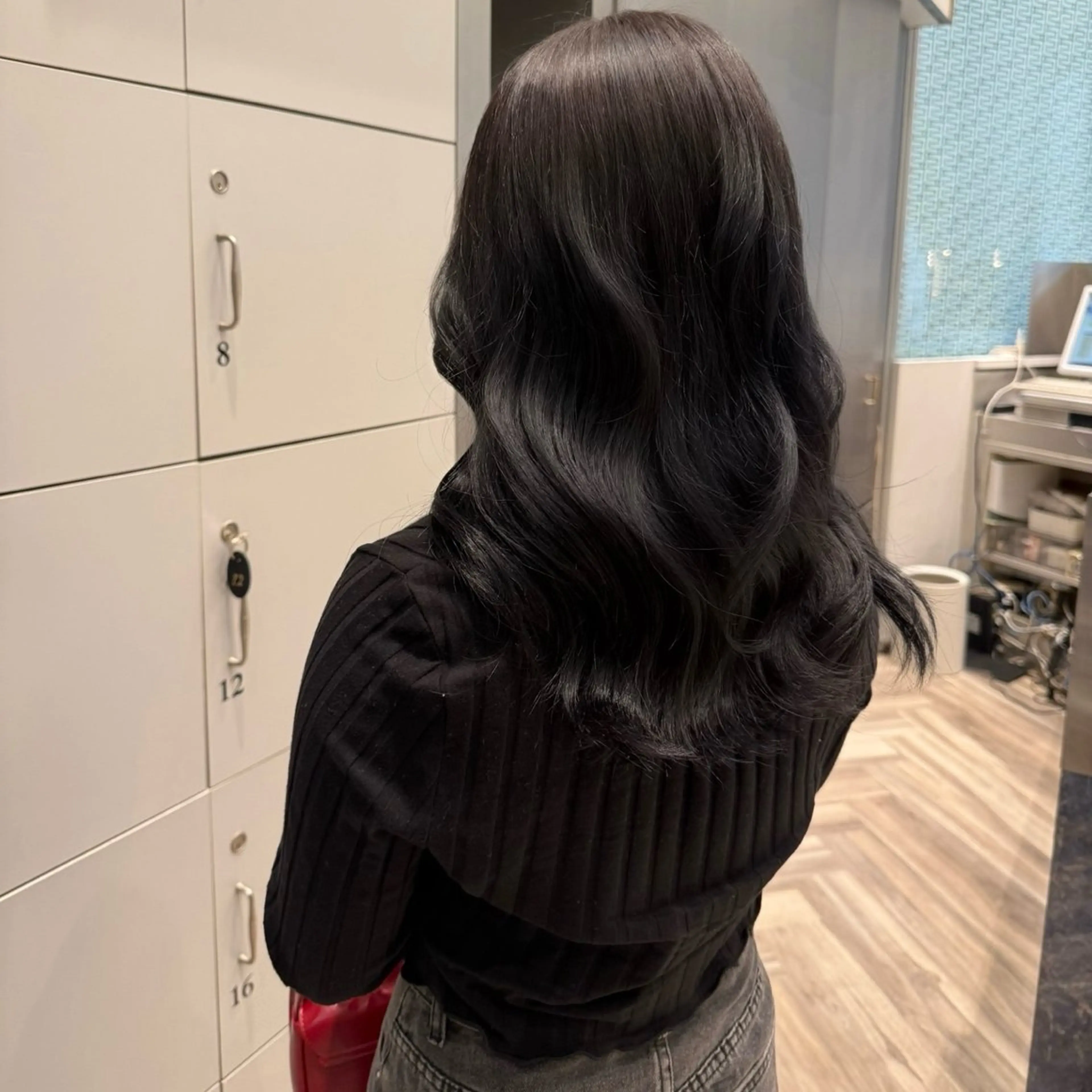 セミロング カット ヘアカラー 鈴木 美香のヘアスタイル