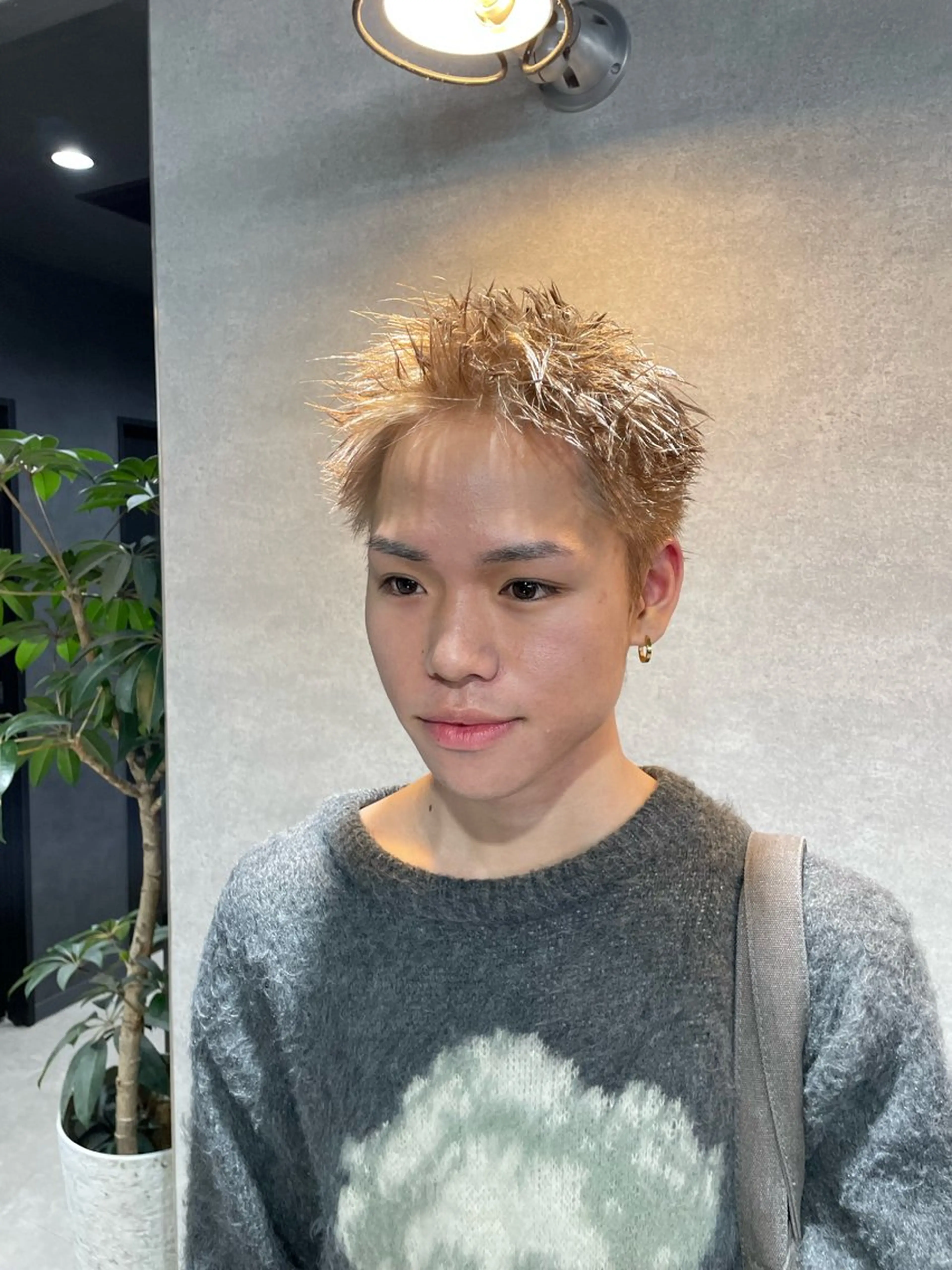 ショート カラー メンズ メンズハイトーン ハイトーンカラー ショートヘア カット ヘアカラー 垢抜けハイトーン☀／ 笑顔の美容師／しゅんのヘアスタイル