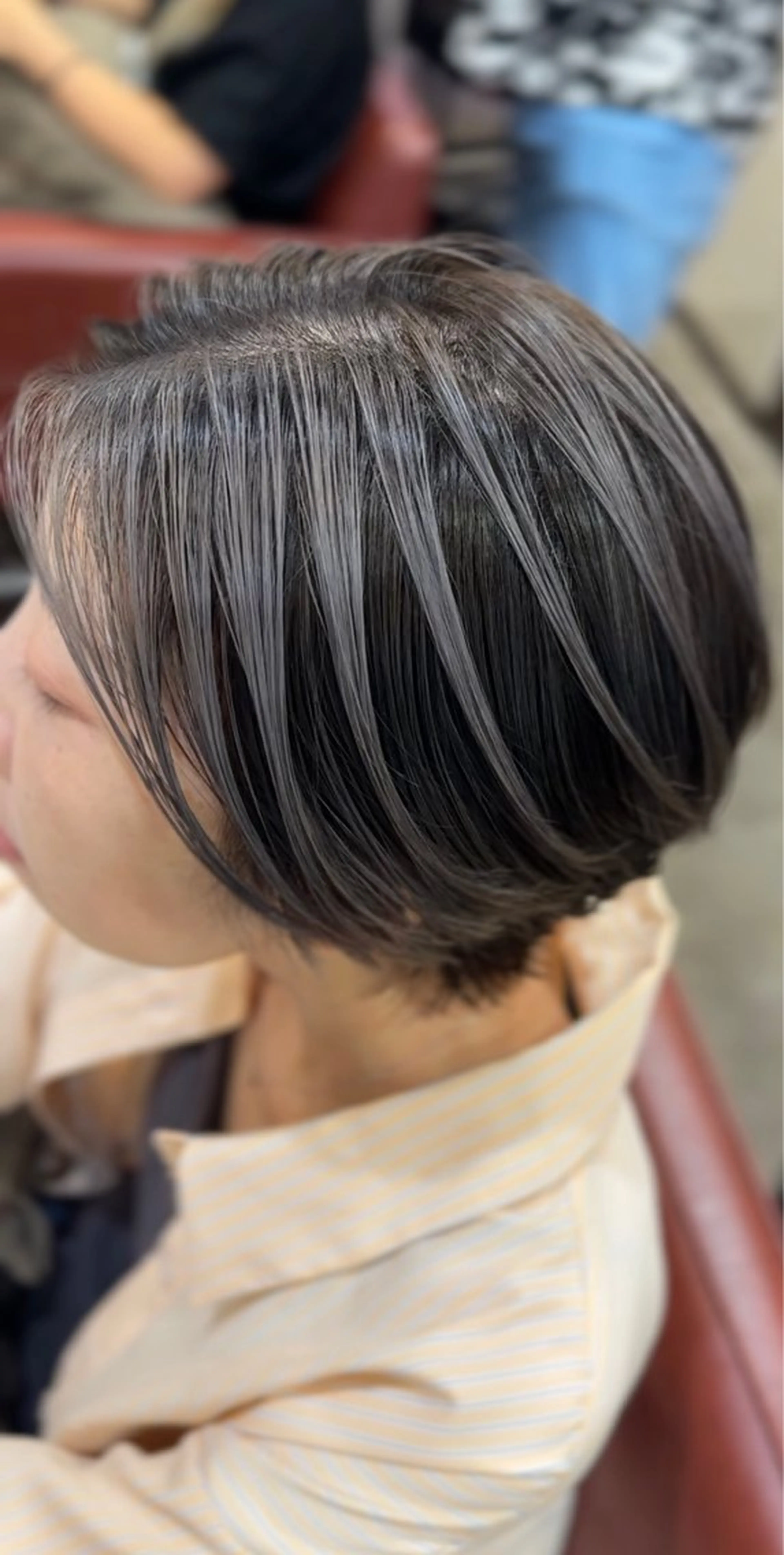 ショート レイヤーカット ショートヘア ヘアカラー アダチ コウスケのヘアスタイル