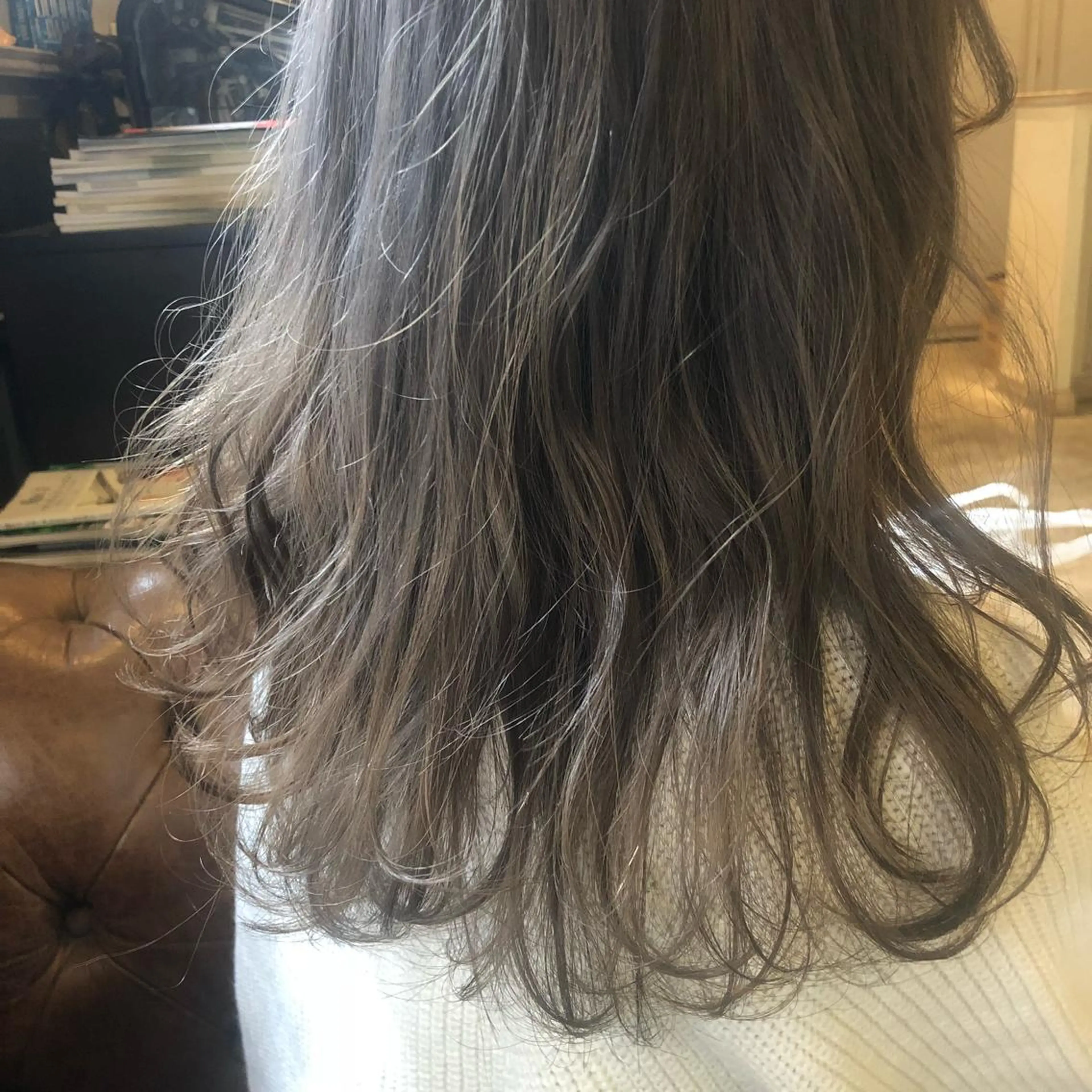 ミディアム カラー ブリーチ イルミナカラー RUKA 美容院×ネイリストのヘアスタイル