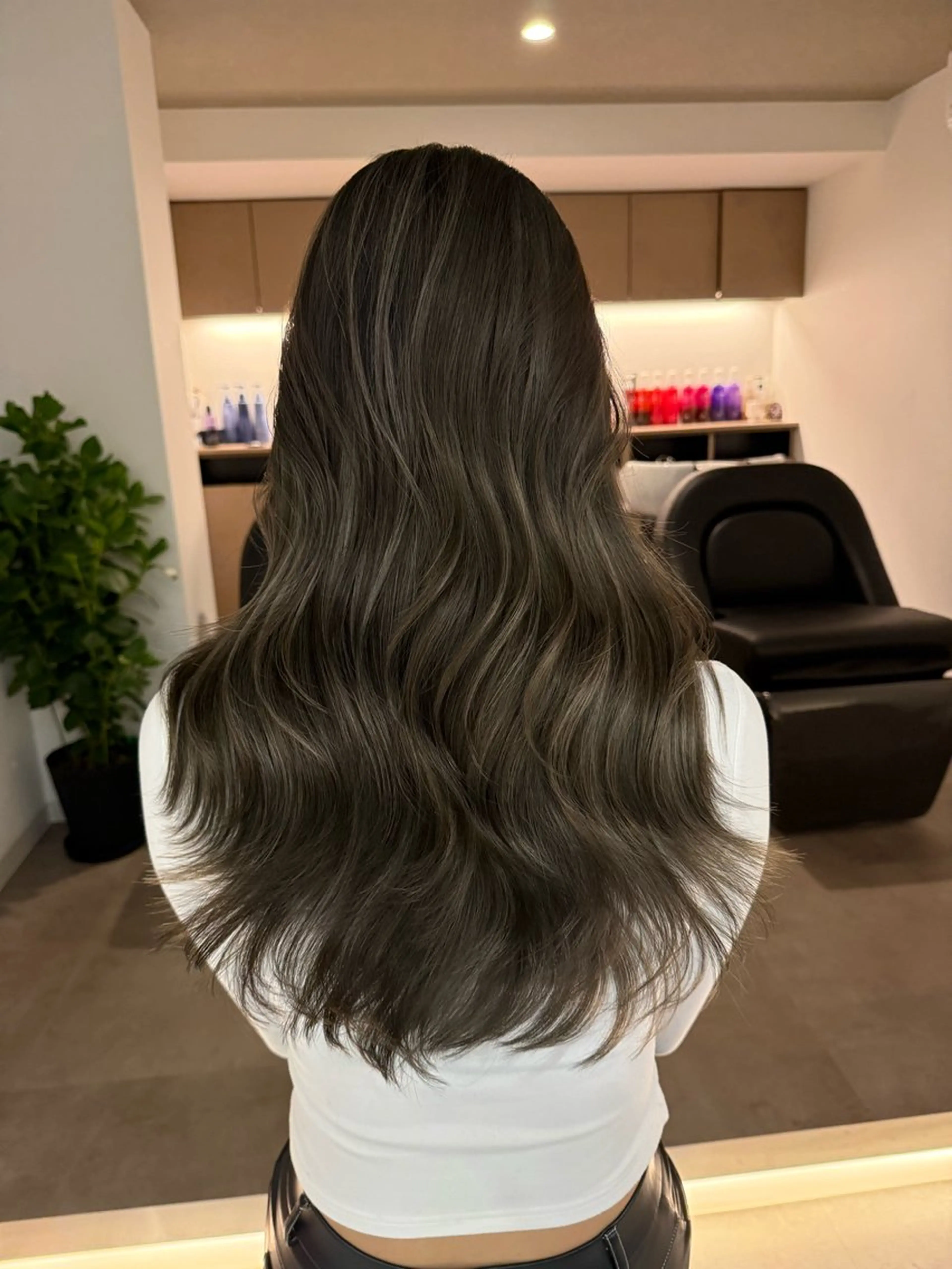 ロング カラー キッズ アッシュ アッシュグレー アッシュグレージュ ベージュカラー ブリーチ ヘアカラー レイヤー/ボブモデル 募集中🕊️正源のヘアスタイル