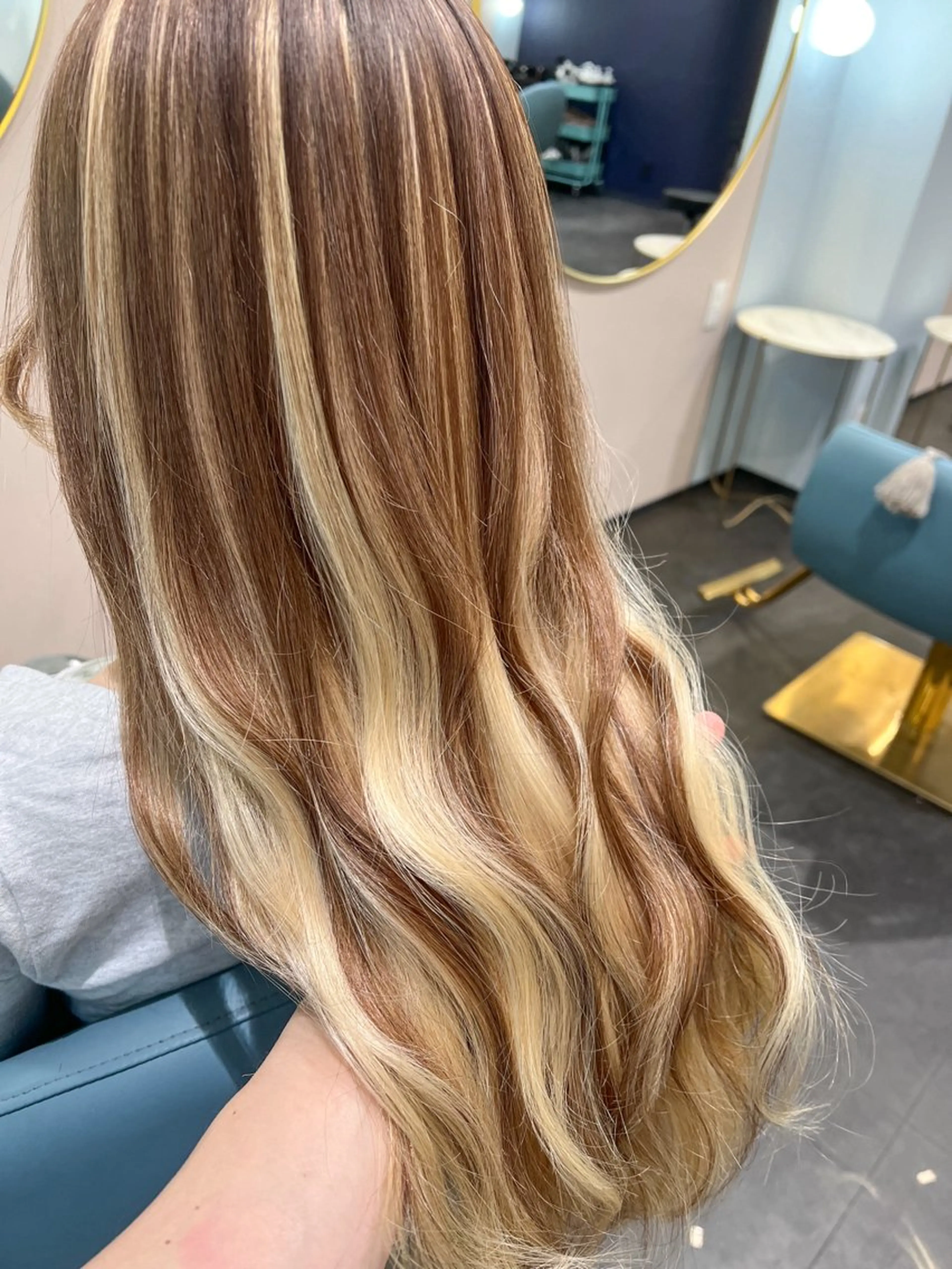 ロング エクステ MORE所属・MORE栄 野田航生のヘアスタイル