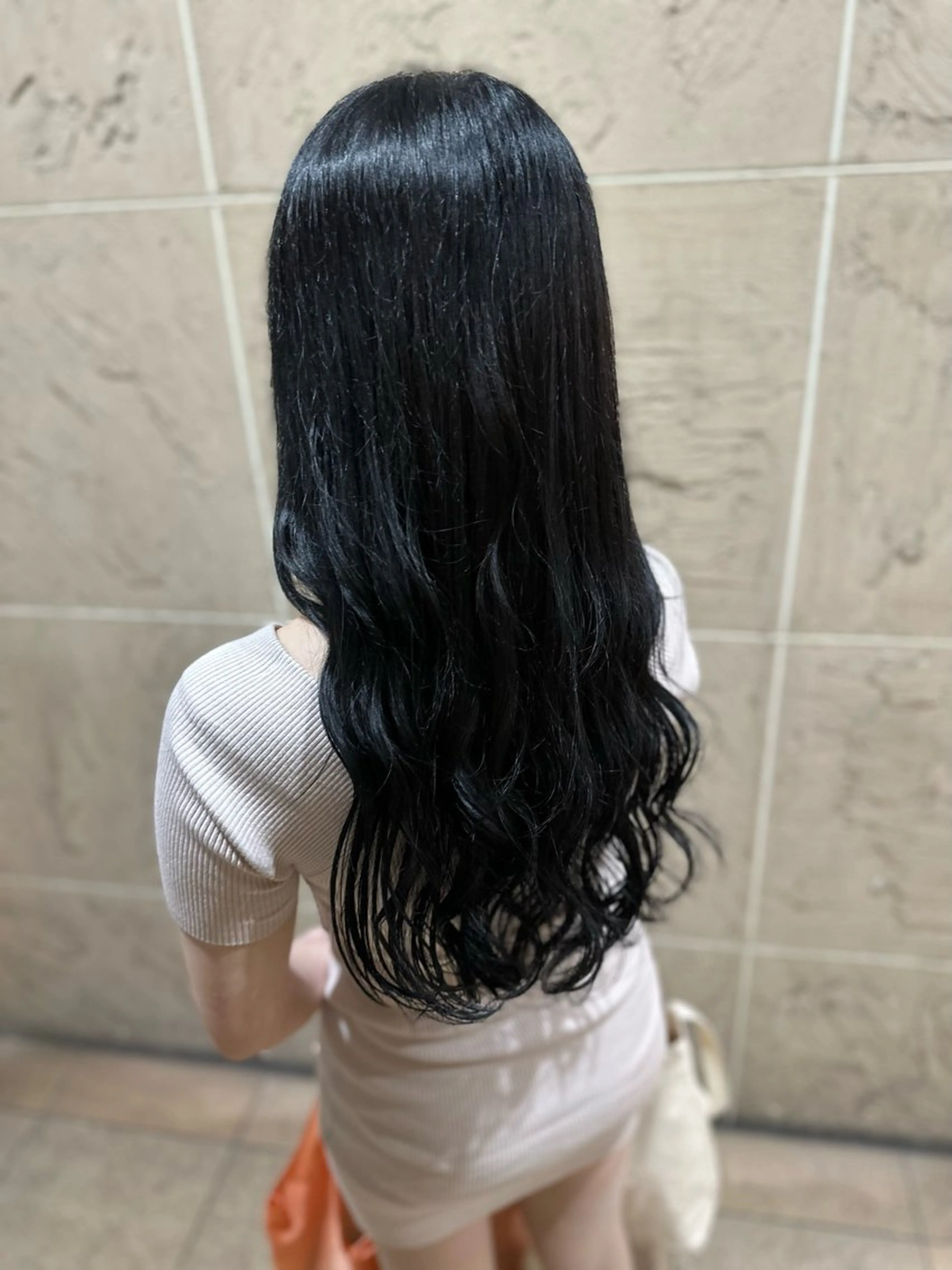 ロング カラー 黒髪 ブルーカラー ブルーブラック 韓国風ヘア 溜 一太のヘアスタイル