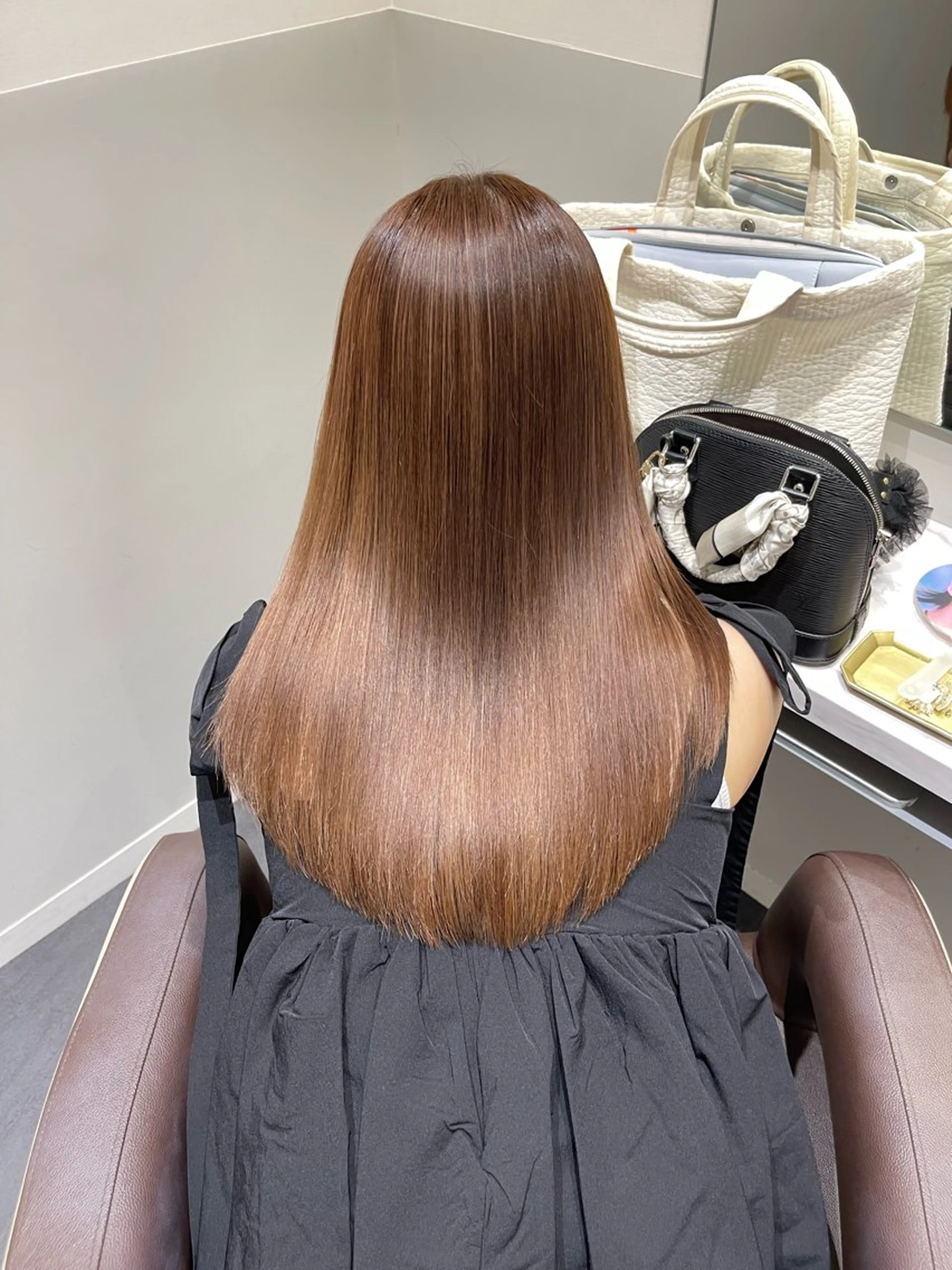 ミディアム カット ヘアカラー IVORY.所属・〻ツヤハイトーン🩰 🤍HARUCAのヘアスタイル