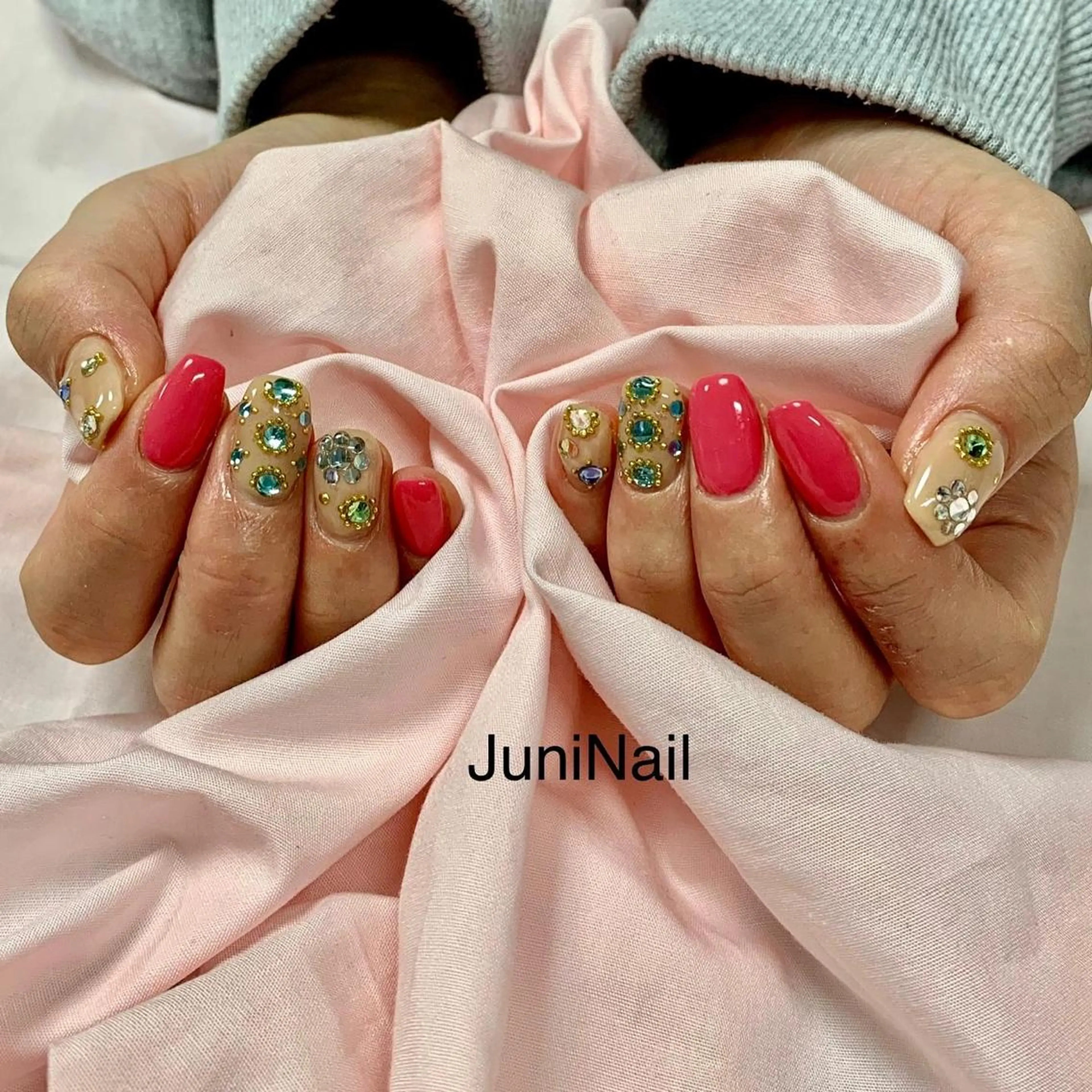 ネイル オーロラネイル クリアネイル 成人式 フラッシュネイル フレンチネイル ハンドネイル JuniNail 주니네일🇰🇷suのネイルデザイン
