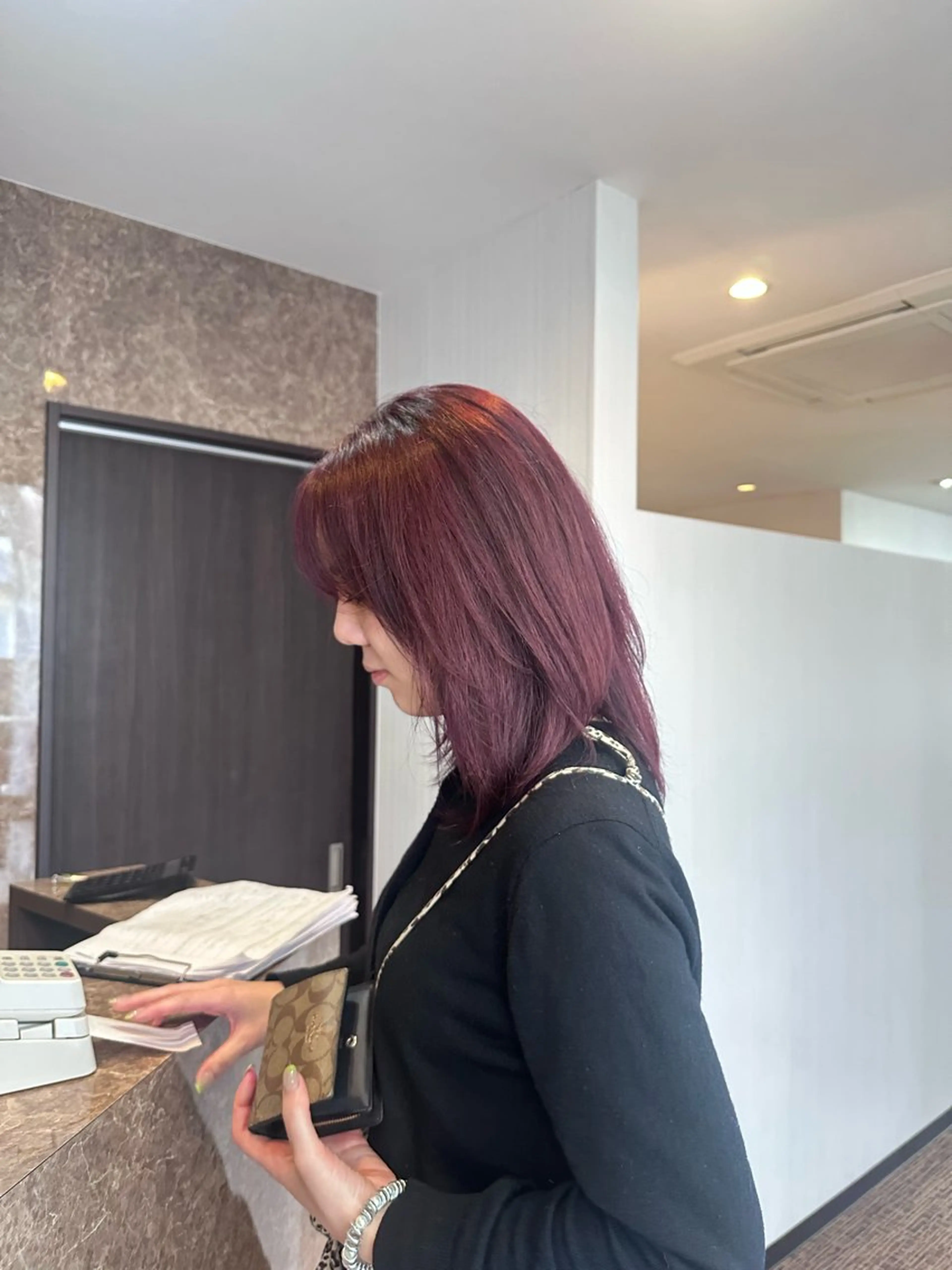 セミロング カラー 西垣 沙也加のヘアスタイル