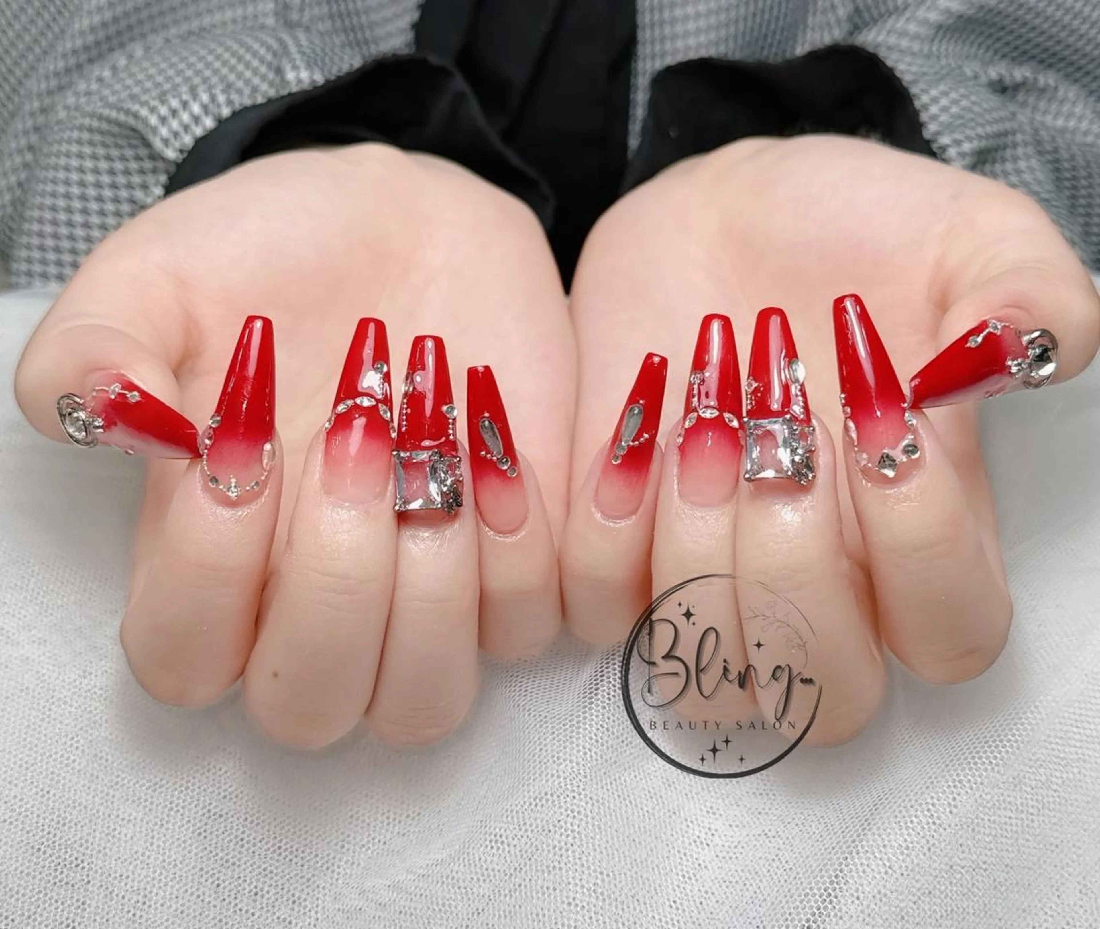 ロング 韓国風ヘア ハンドネイル Bling Salonのネイルデザイン