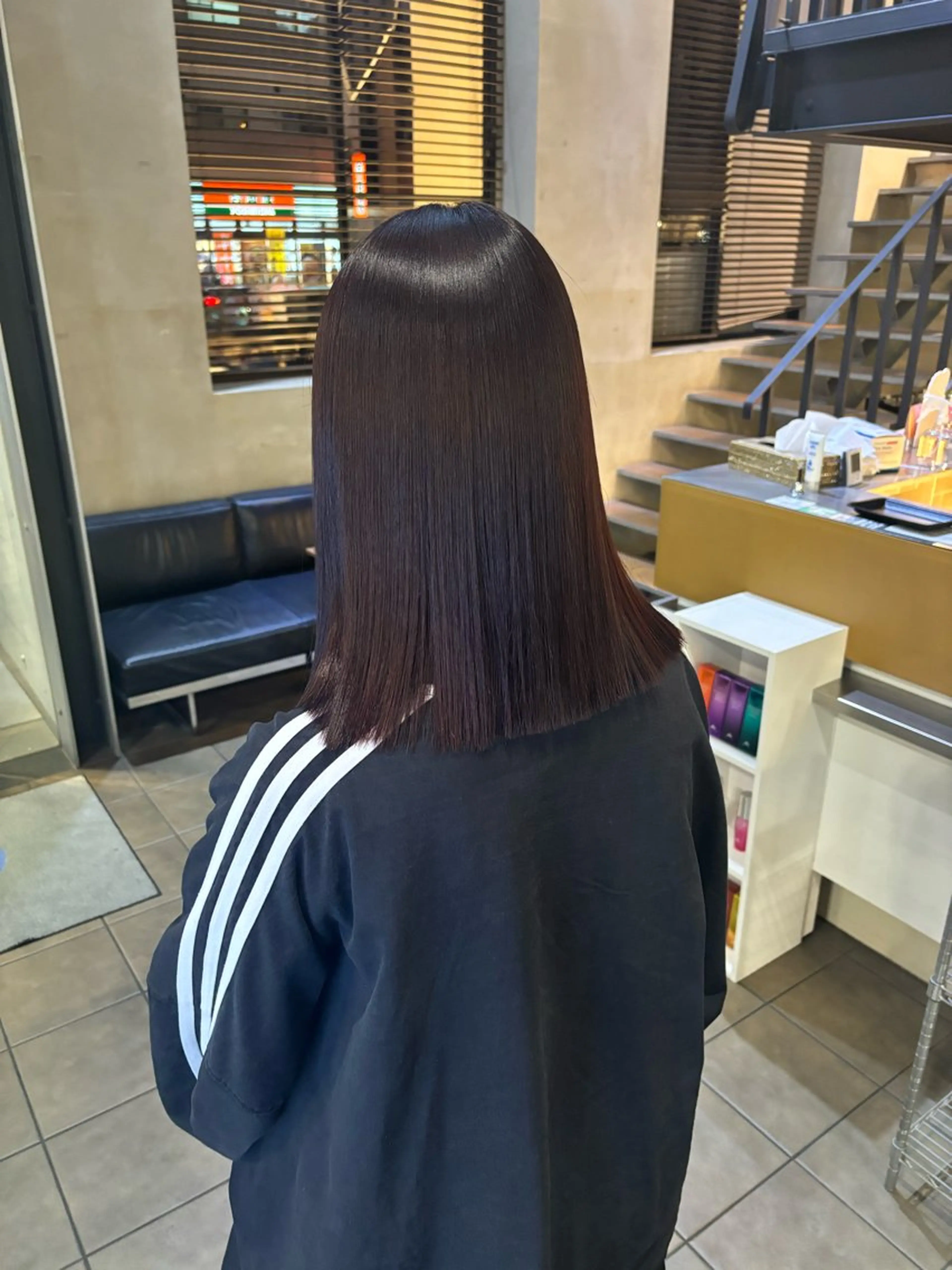 ミディアム 髪質改善 顔まわりレイヤー×透 明感カラー/しずくのヘアスタイル