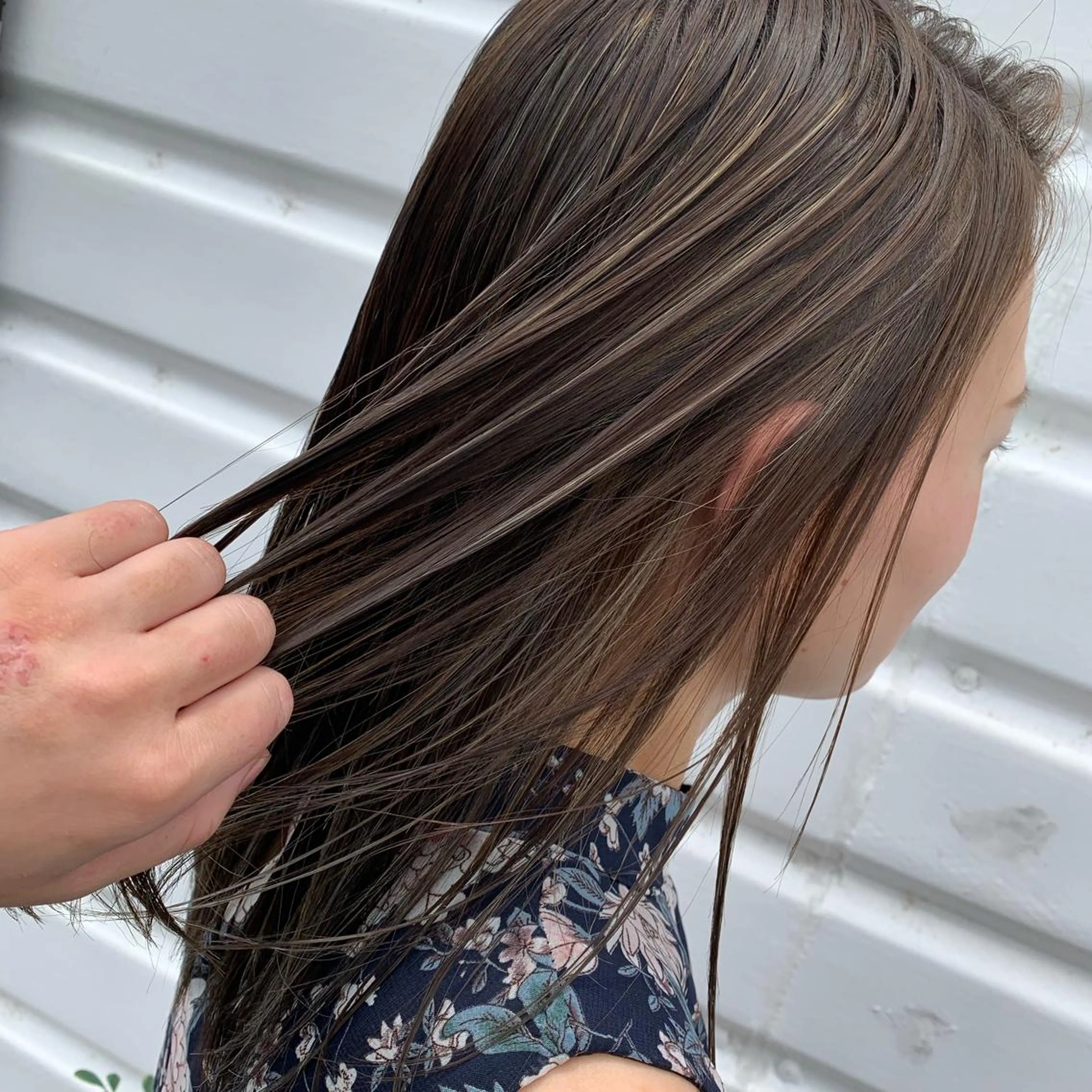 ミディアム ヘアカラー 袴田 伊代のヘアスタイル