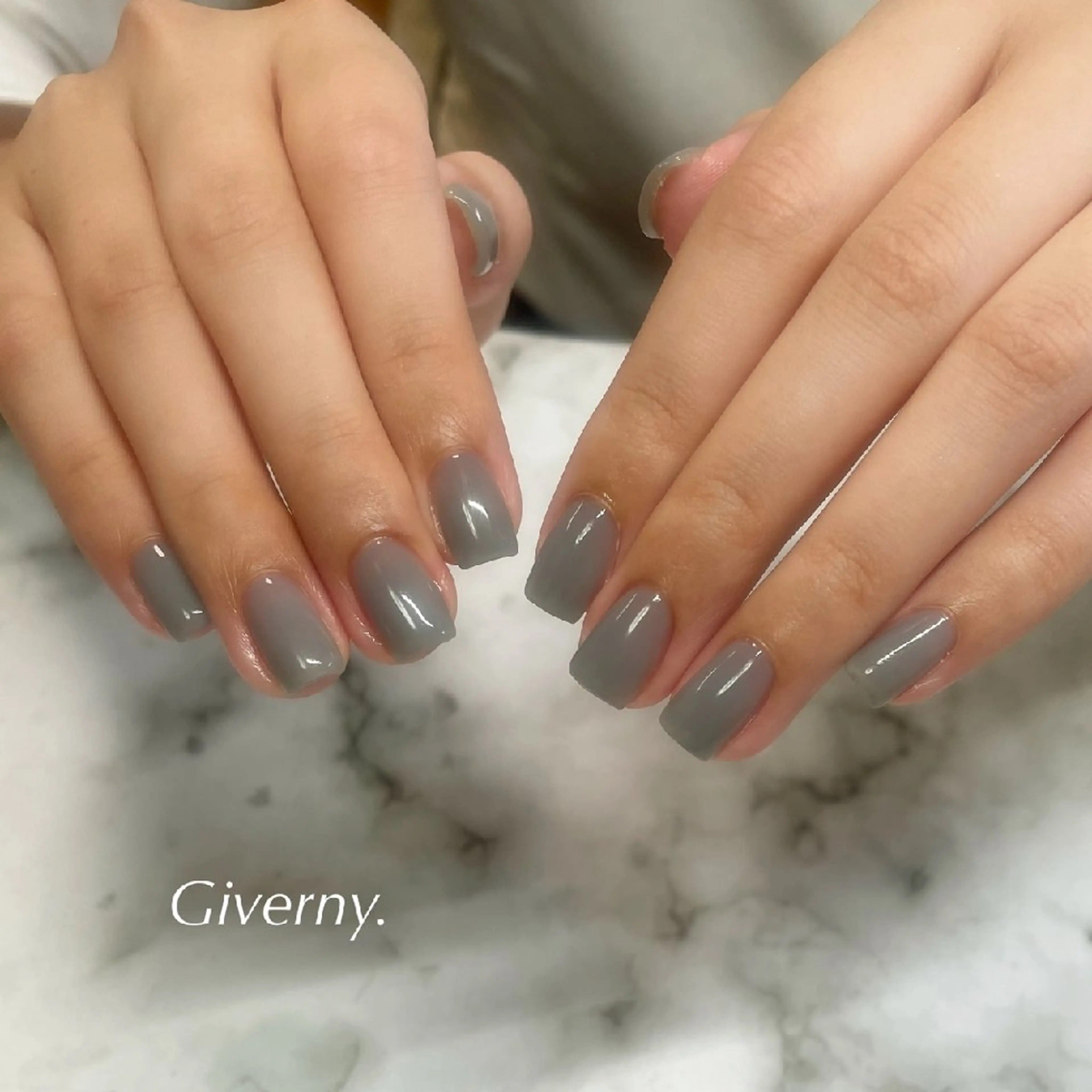 ネイル ブルー ワンカラーネイル シンプルネイル ハンドネイル Giverny .のネイルデザイン