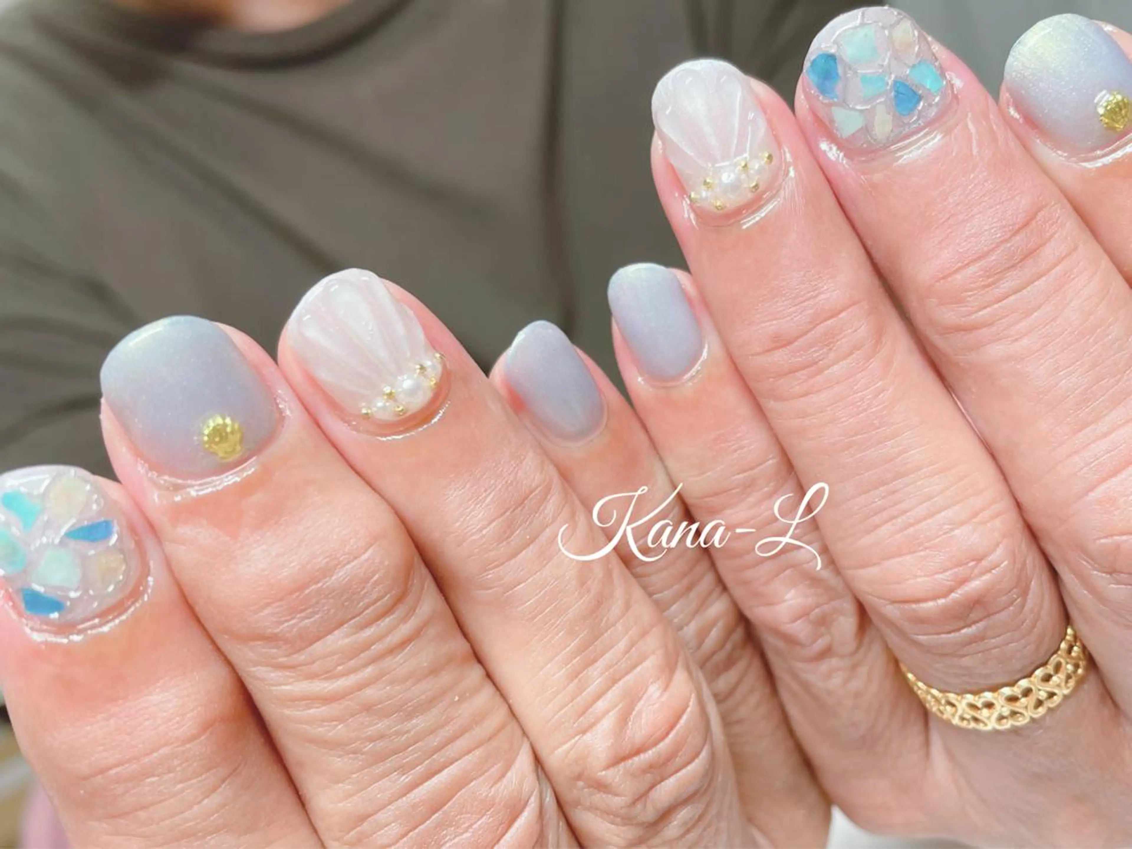 カラー ネイル ブルーカラー ブルー ジェルネイル キラキラネイル パラジェル 芦辺 香奈のネイルデザイン