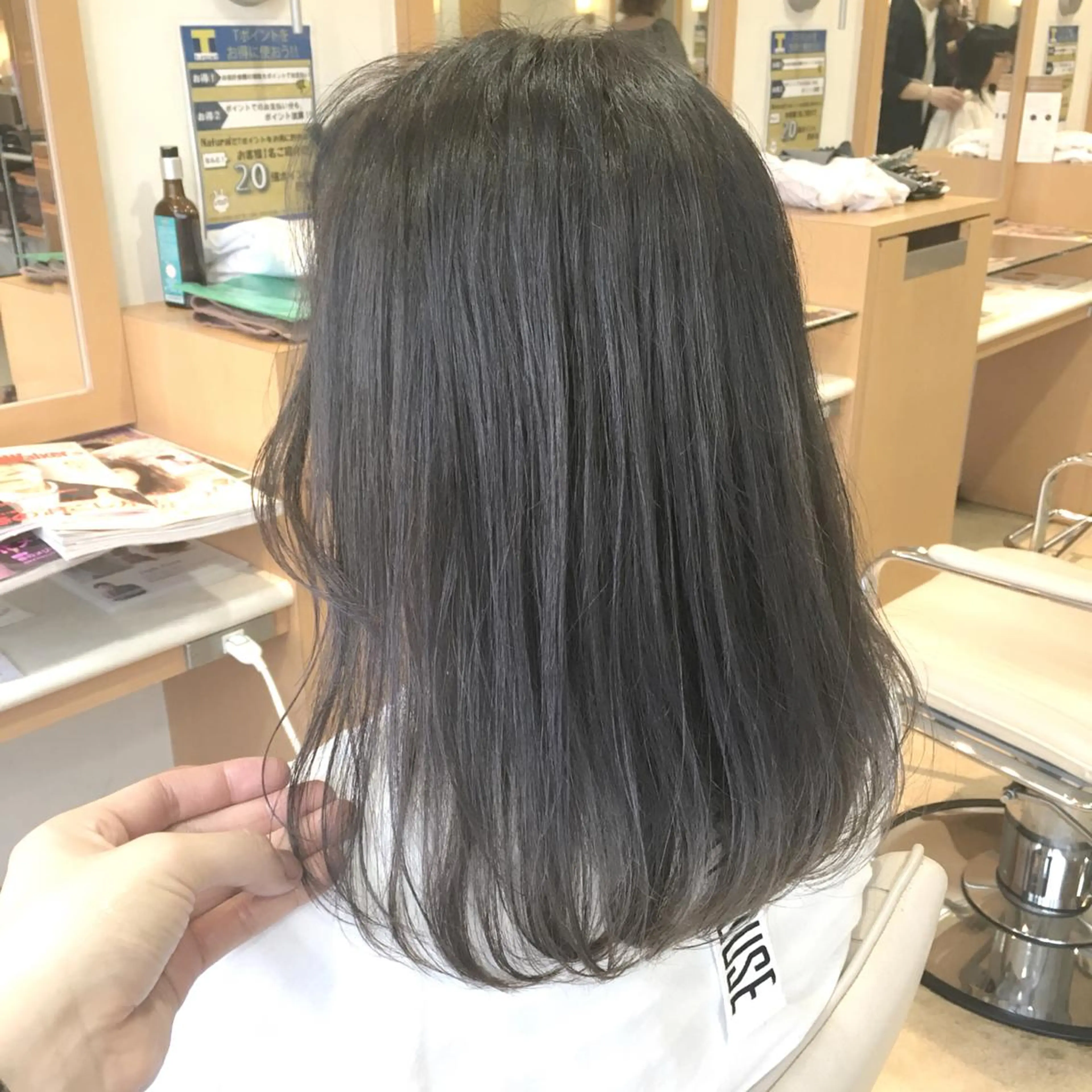 セミロング 🐝肥田 しょーと🐝のヘアスタイル