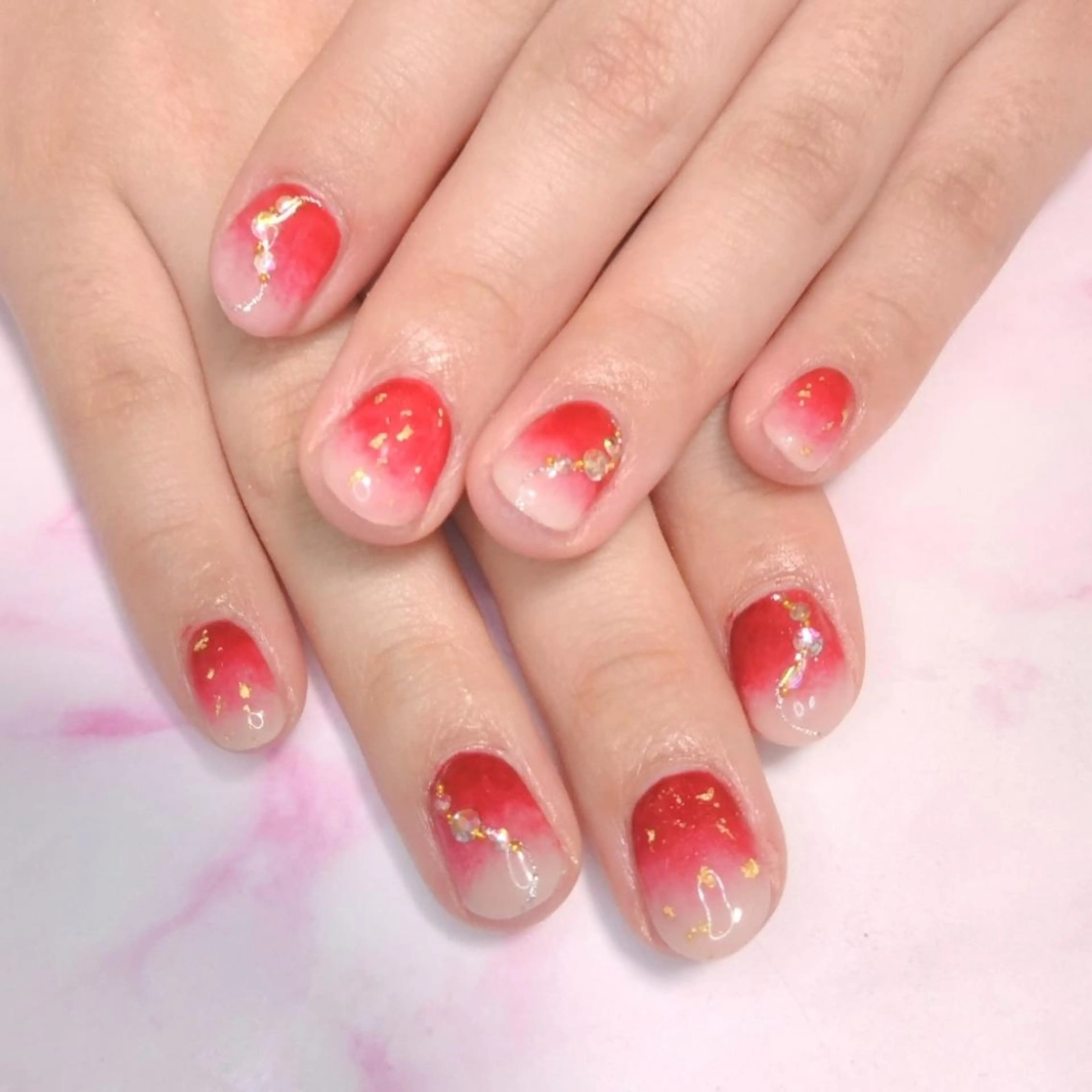 ネイル エステとネイル ローズコンフォートのネイルデザイン