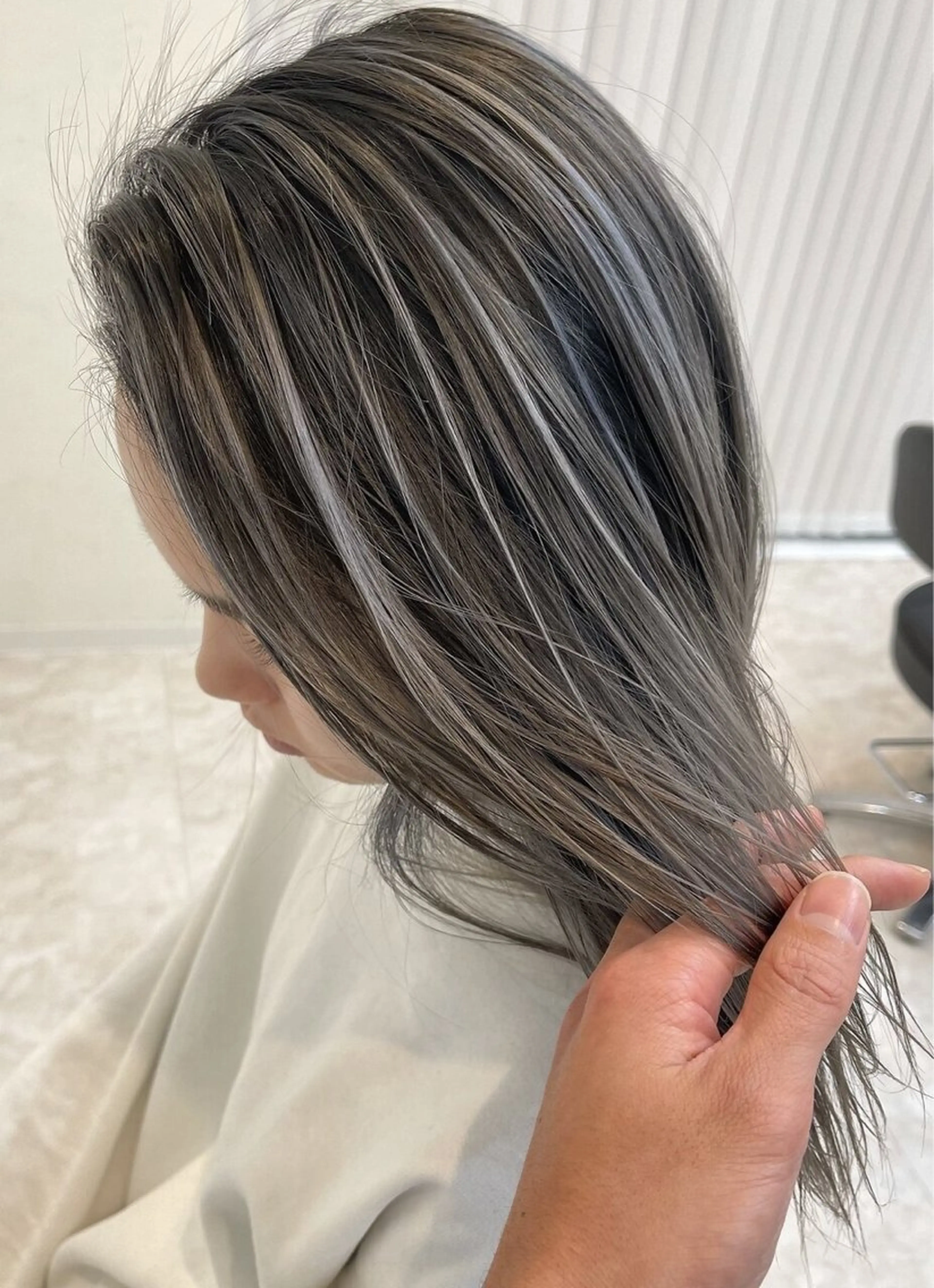 カラー 西井 好生のヘアスタイル