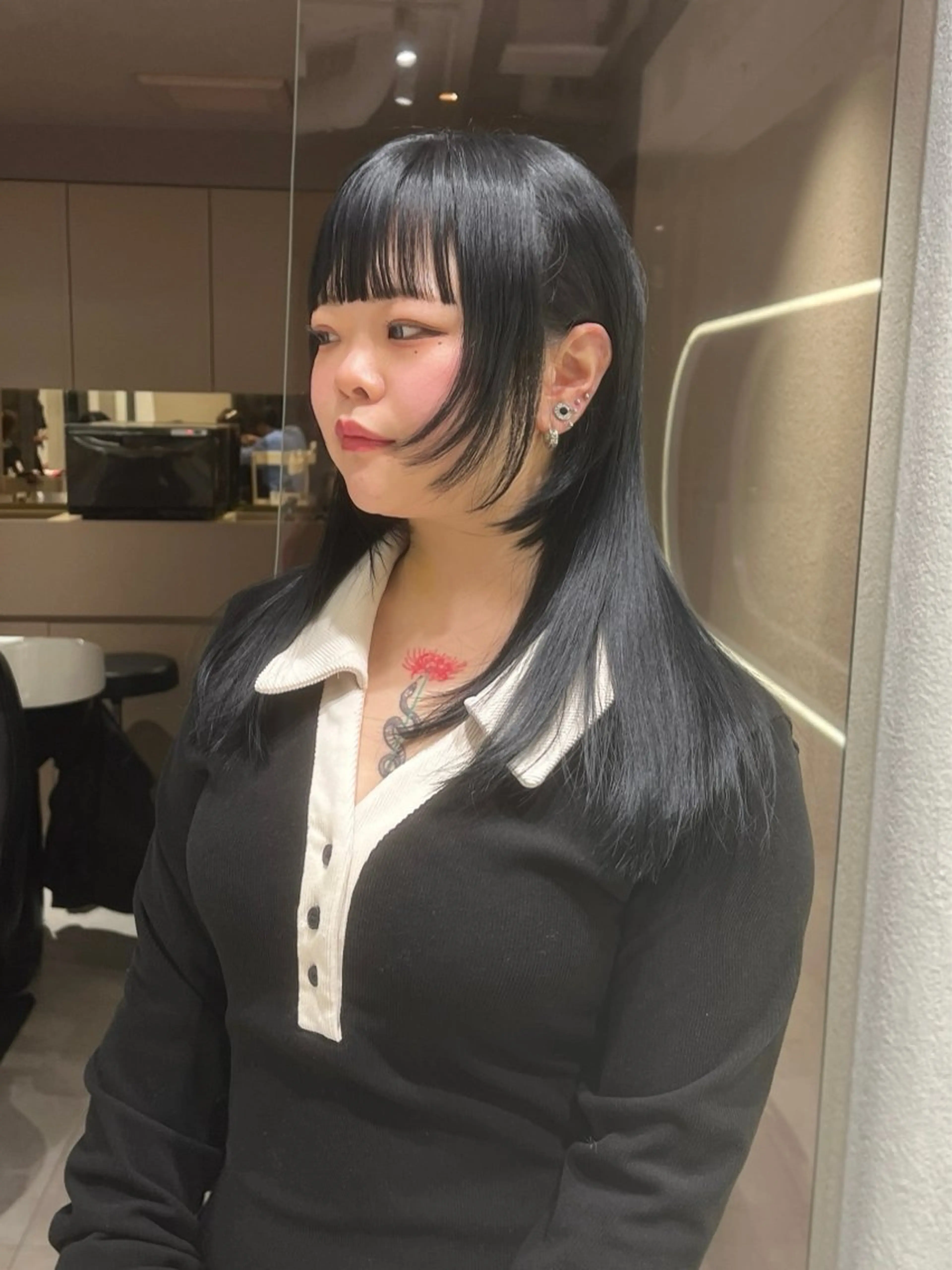 セミロング 顔まわりレイヤー レイヤーカット ウルフカット ウルフレイヤー rino🤍 恵比寿レイヤーカットのヘアスタイル