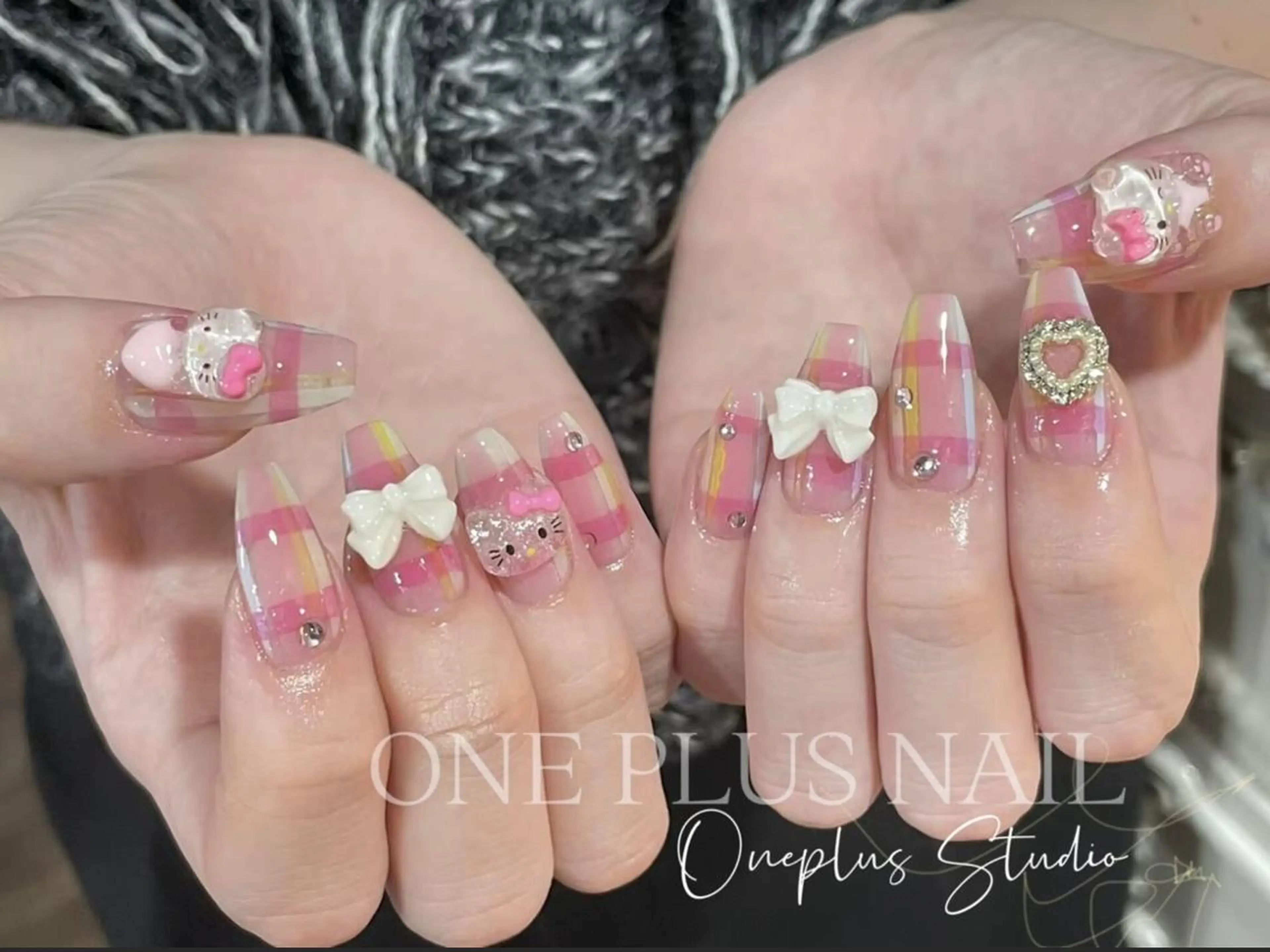 ネイル ジェルネイル キラキラネイル 韓国ネイル ラメ(グリッター) マグネットネイル One plus StudioNailのネイルデザイン