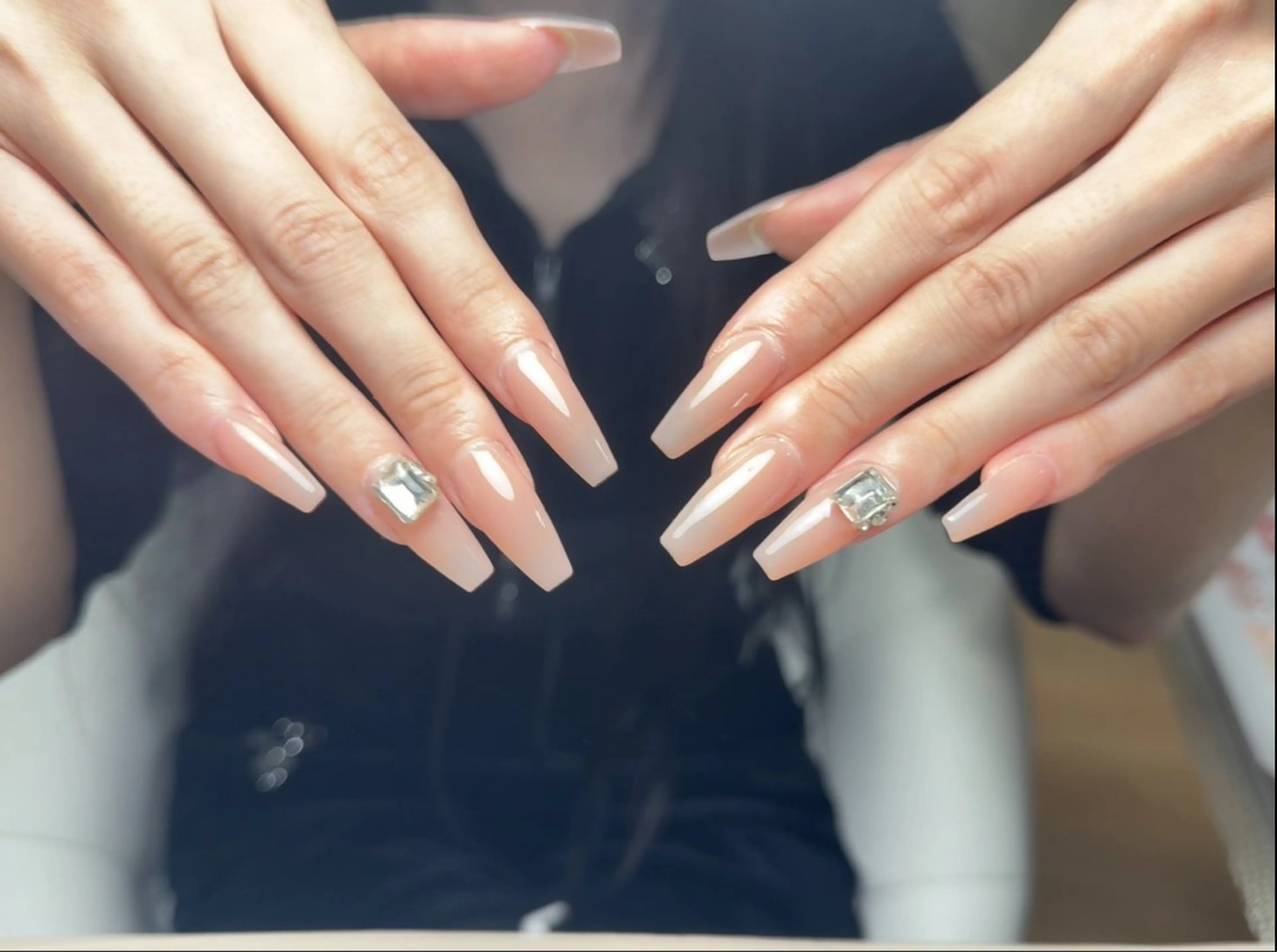 ロング ハンドネイル Moomi nail salonのネイルデザイン