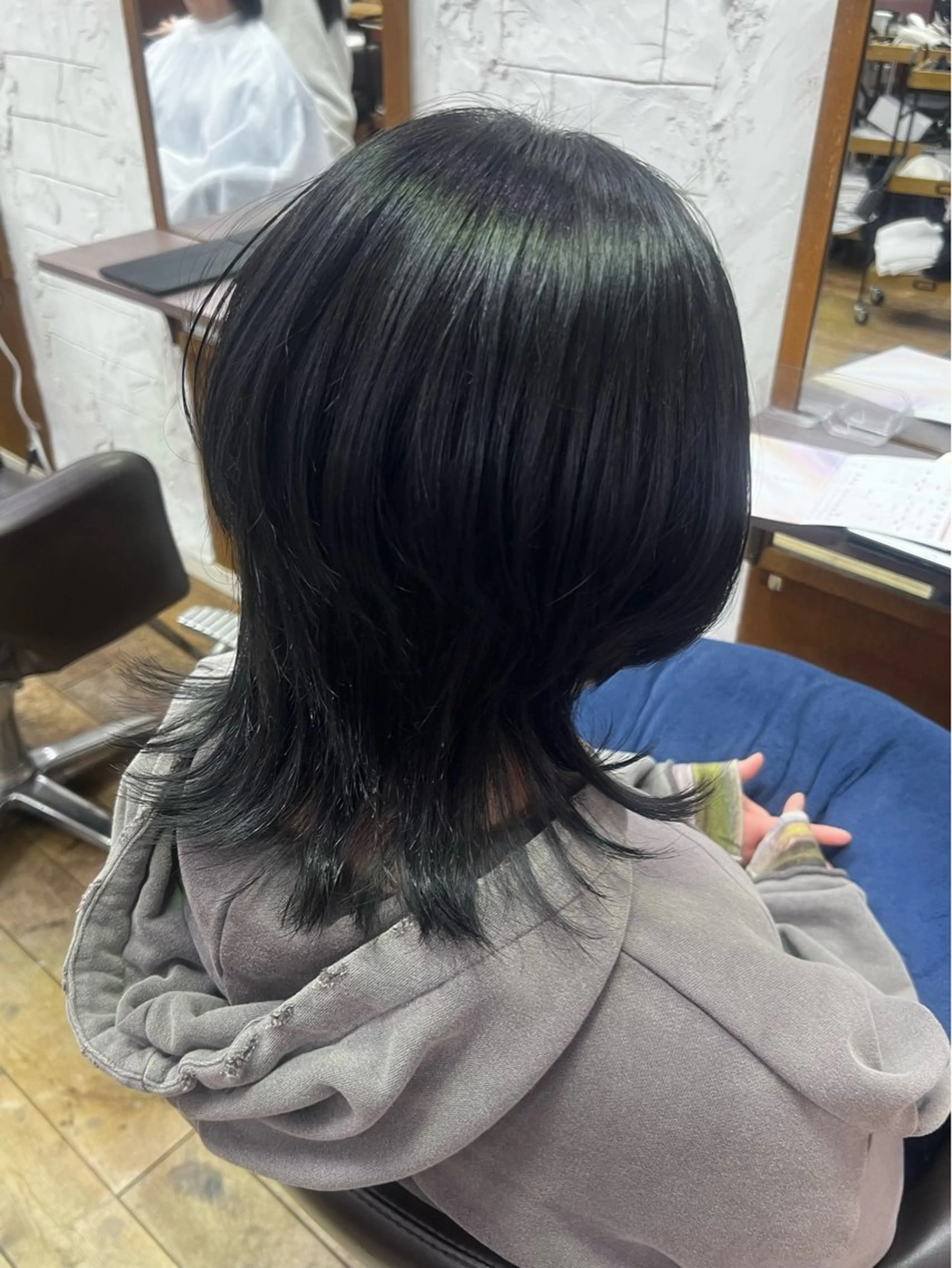 ミディアム カット 菅野 杏実のヘアスタイル