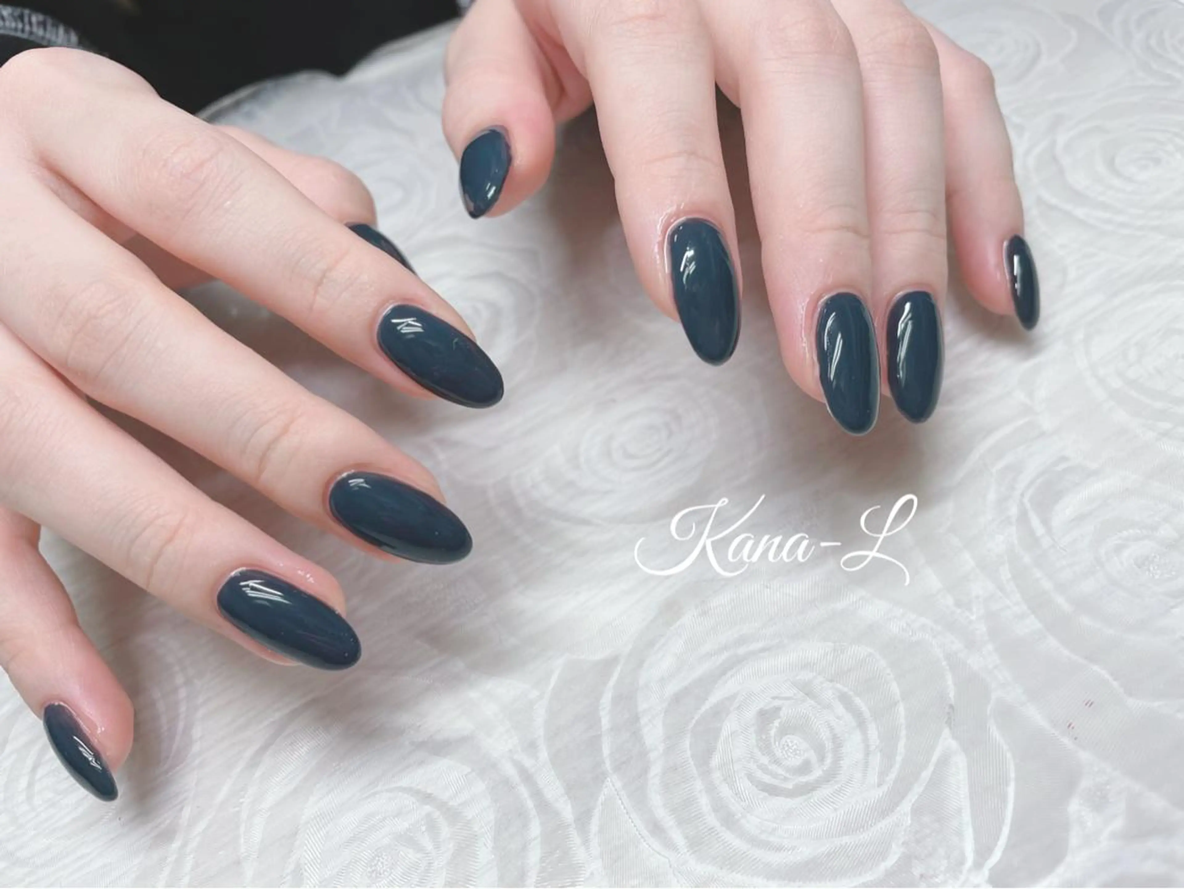 カラー ネイル ネイビーカラー ネイビー ワンカラーネイル 芦辺 香奈のネイルデザイン