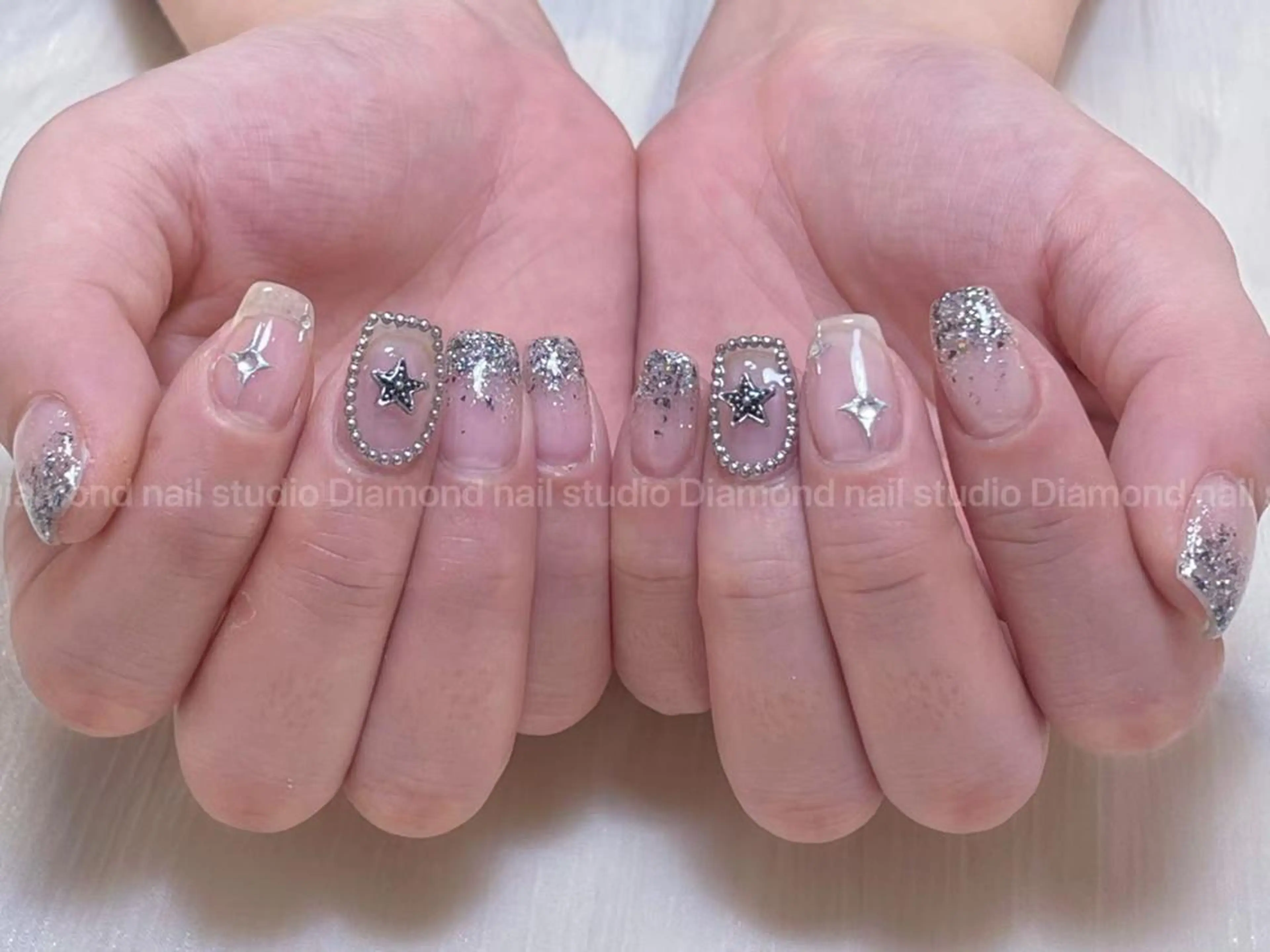ネイル アートネイル オーロラネイル フラッシュネイル ガーリー キラキラネイル ハンドネイル DIAMOND NailStudioのネイルデザイン