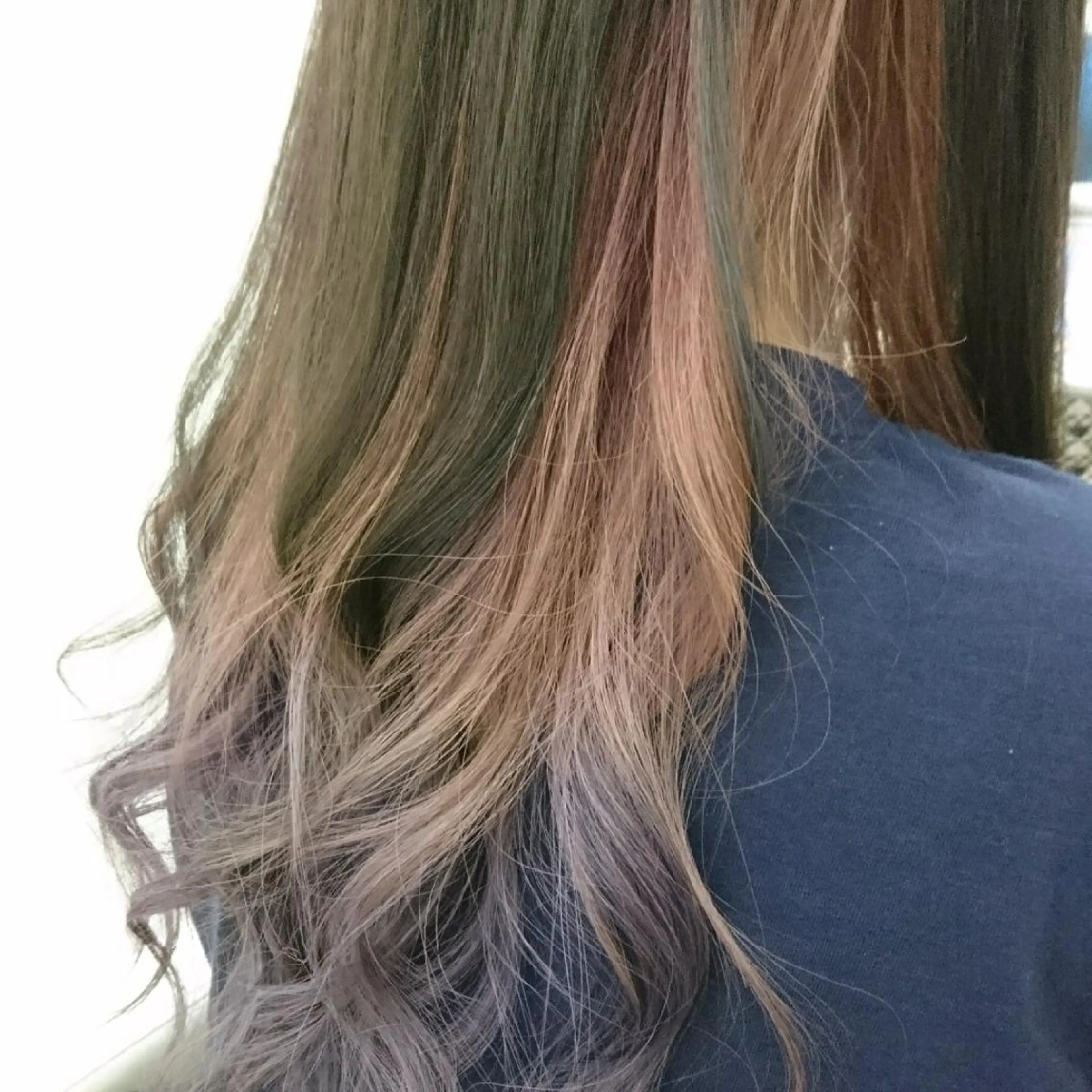 カラー ブルーカラー インナーカラー ピンクカラー 宇田川 直輝のヘアスタイル