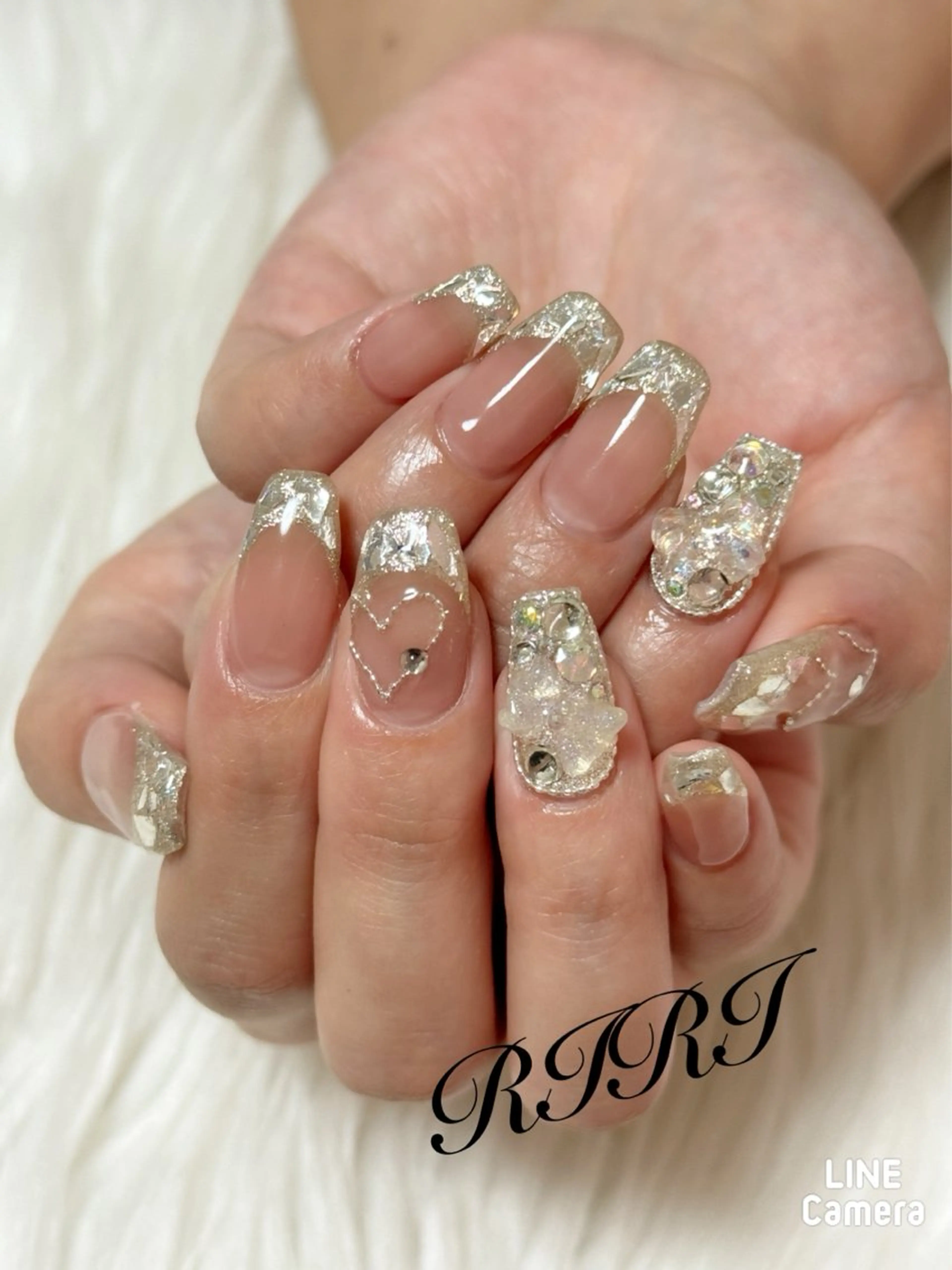 ネイル フレンチネイル ジェルネイル ガラスフレンチ ハート キラキラネイル ハンドネイル riri オーナーのネイルデザイン