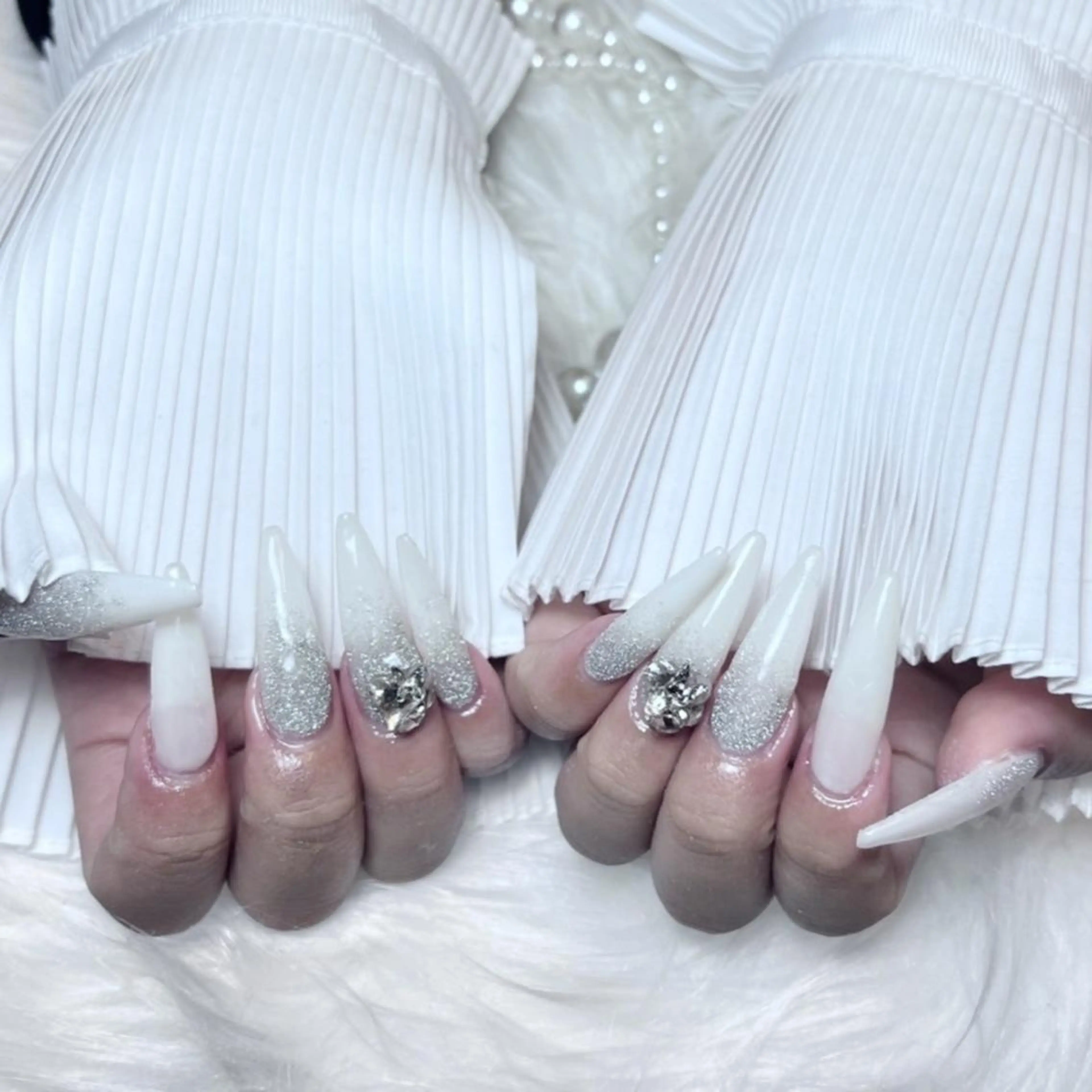 ネイル RAFFINE 月🦋🩵のネイルデザイン