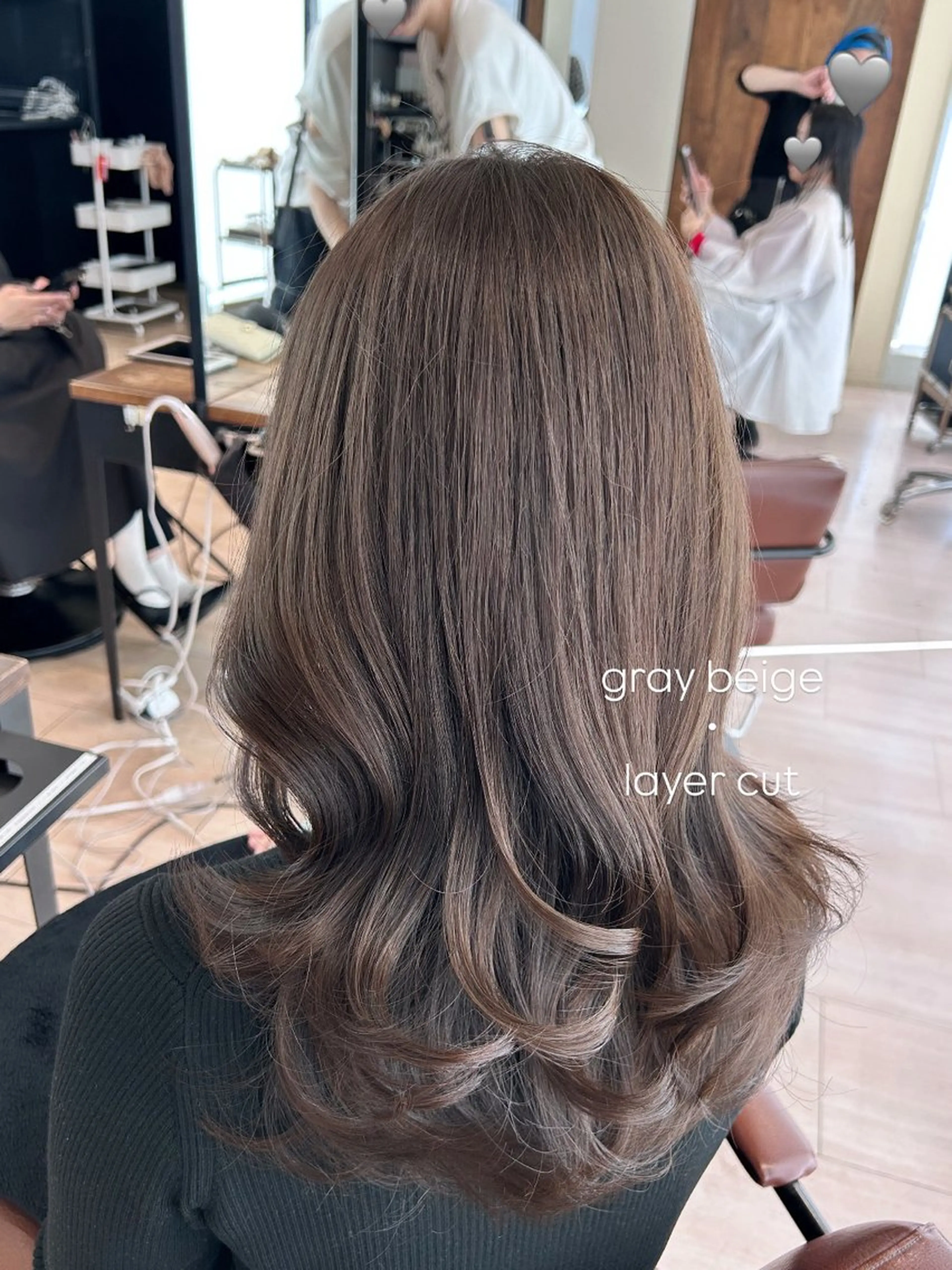 セミロング カラー ブリーチ 透明感カラー ダブルカラー グレージュ イルミナカラー カット ヘアカラー トリートメント 🍼顔周りカット/ レイヤー/小川華奈のヘアスタイル