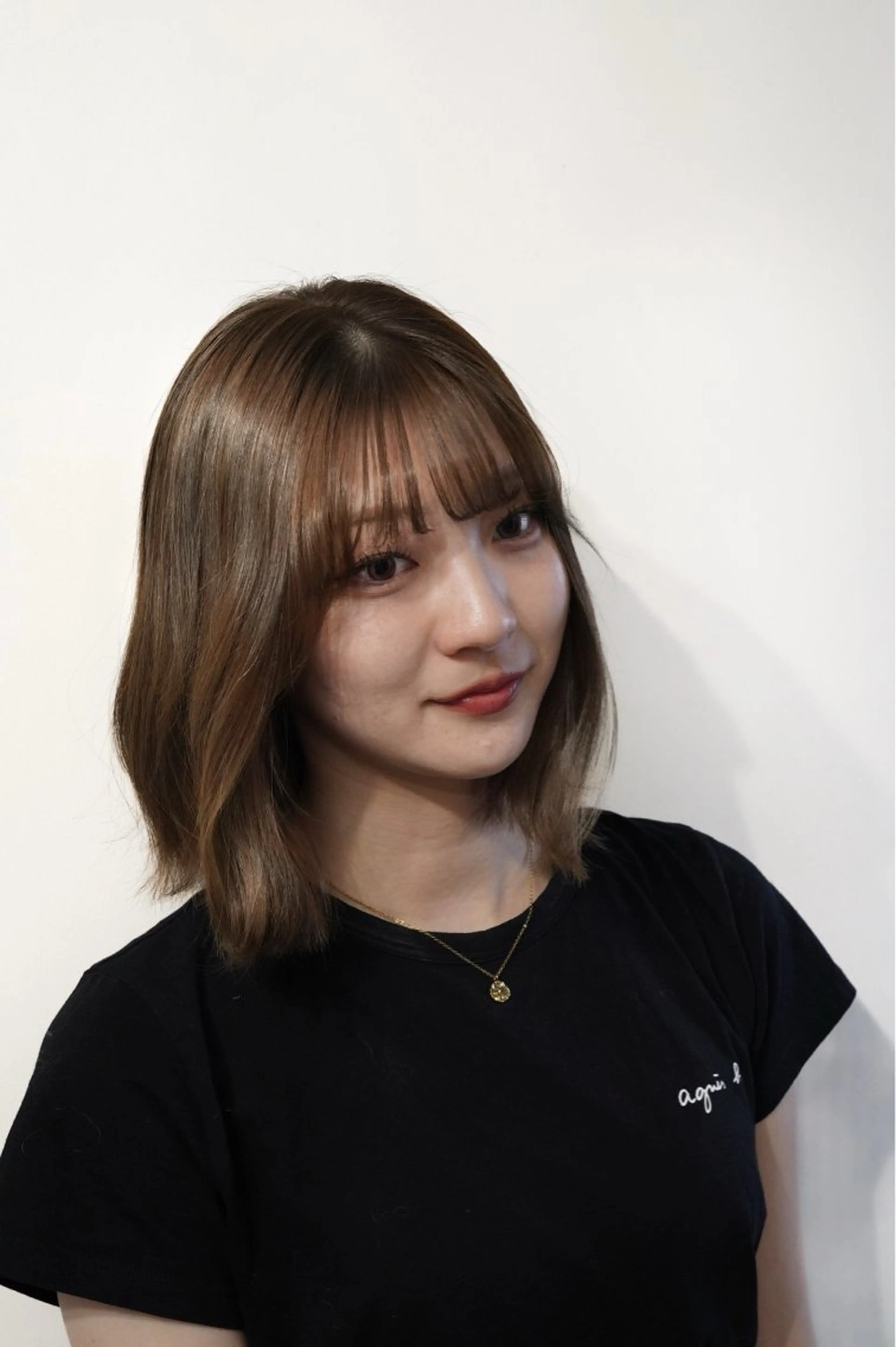 ミディアム 🪞透けヘア髪質改善 艶ベージュ/nagiのヘアスタイル