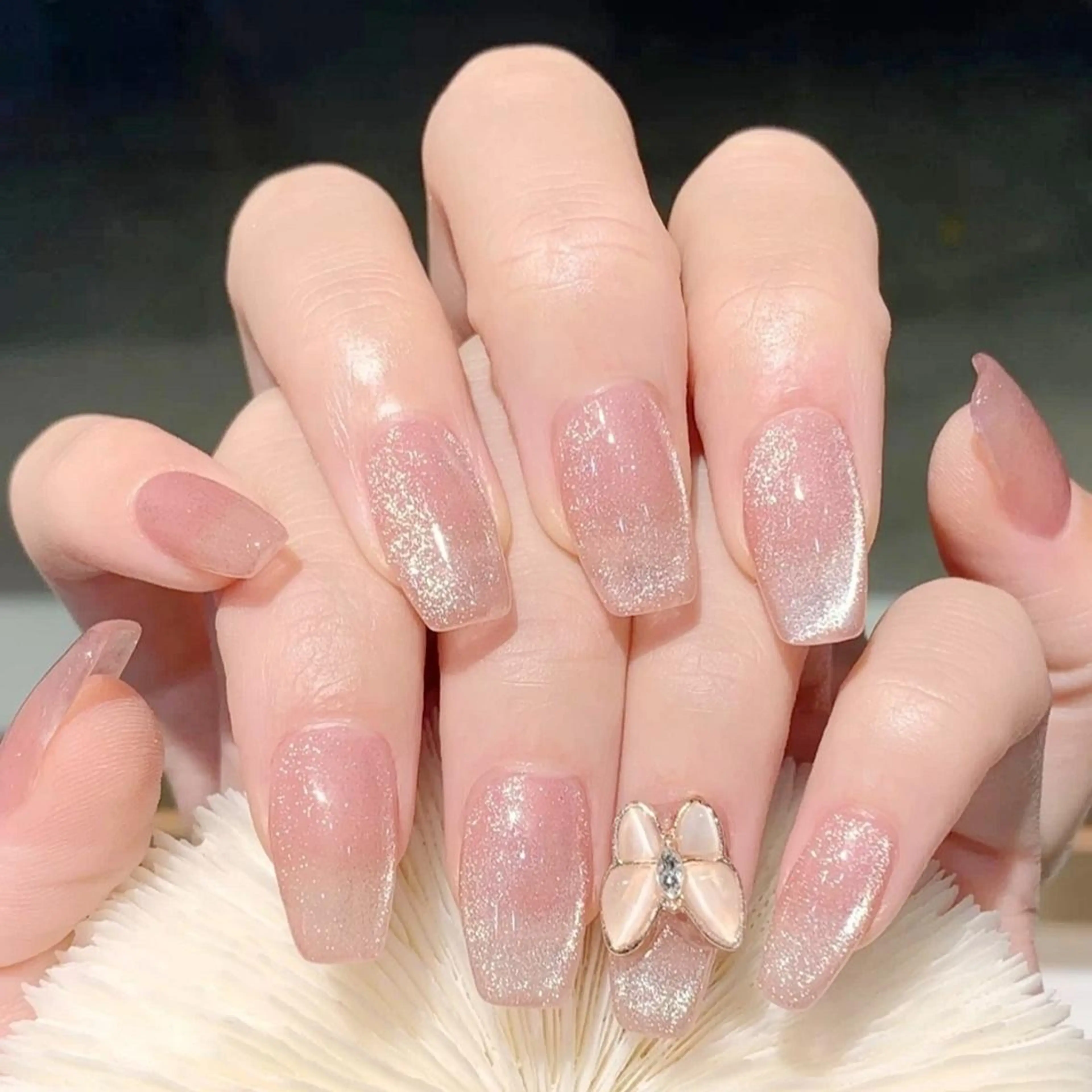 セミロング ネイル マグネットネイル ハンドネイル ネイリストゆか💅 長さだし、深爪矯正のネイルデザイン