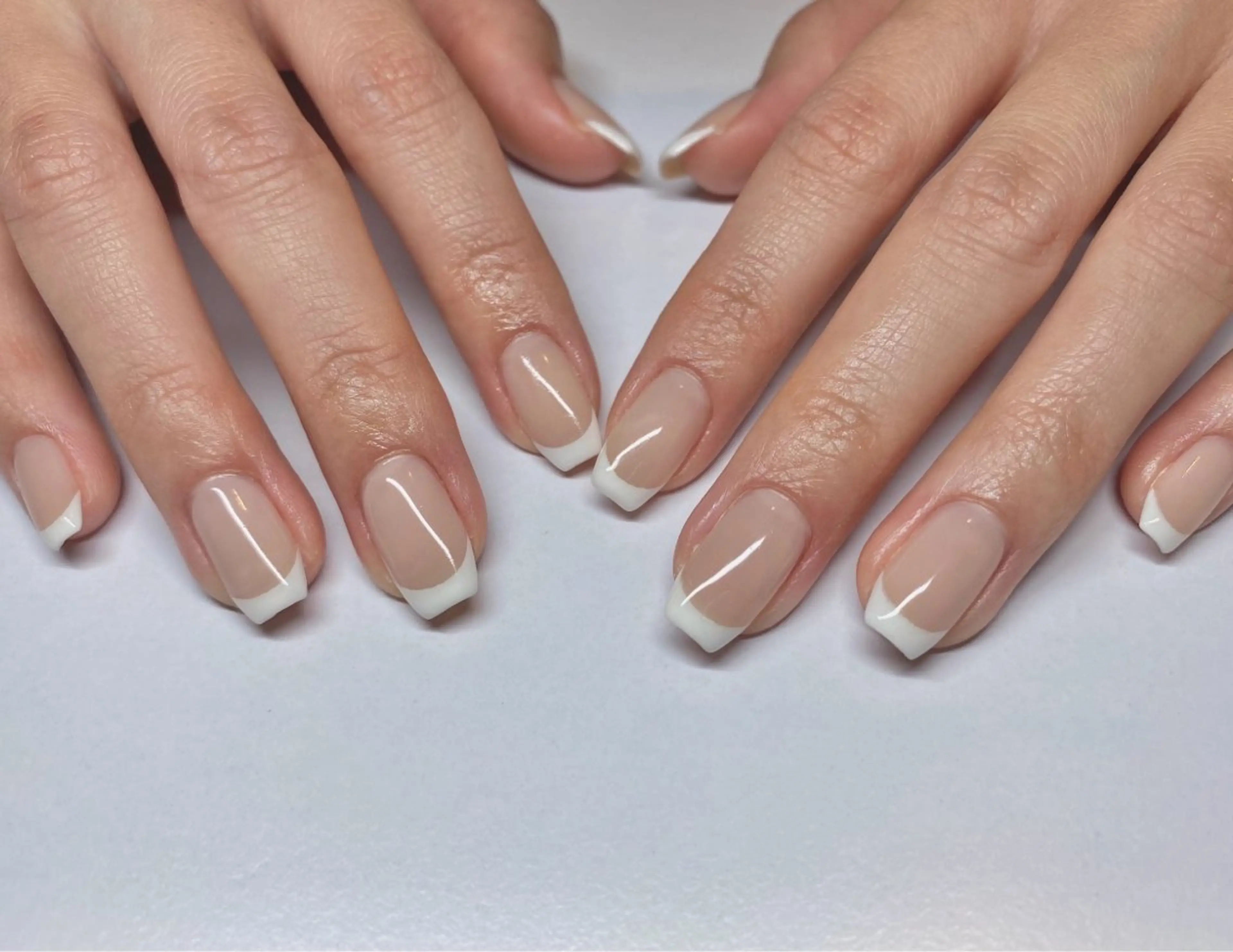 ネイル フレンチネイル シンプルネイル E bella 【ベラ】所属・miyuu 【E bella 】のネイルデザイン