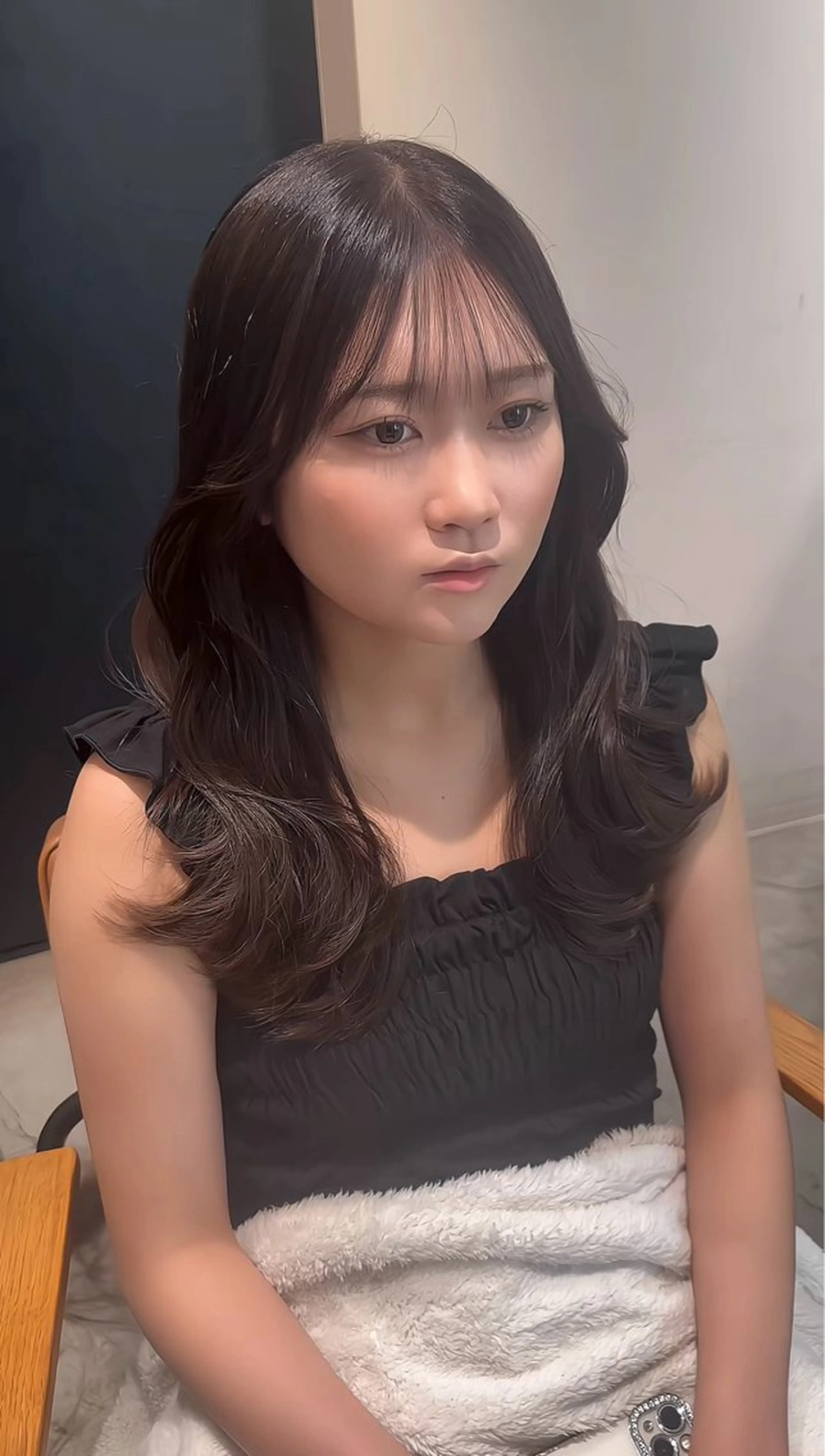 ロング 韓国レイヤーカット 透明感カラー冨田那樹のヘアスタイル