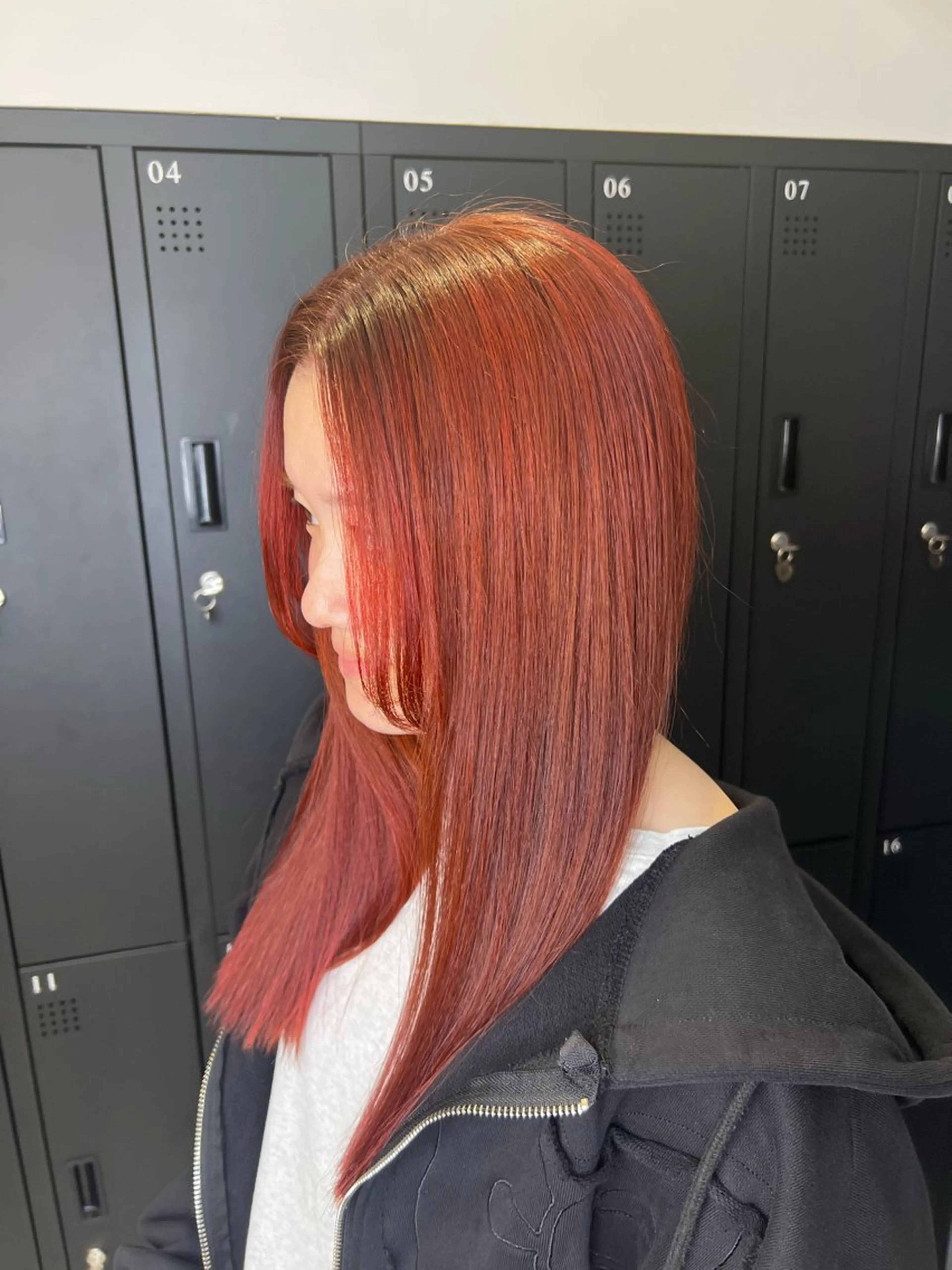 セミロング カラー ベージュカラー ブリーチ ケアブリーチ 透明感カラー デザインカラー ハイトーン/髪質改善 🦋岩渕かすが🖤のヘアスタイル