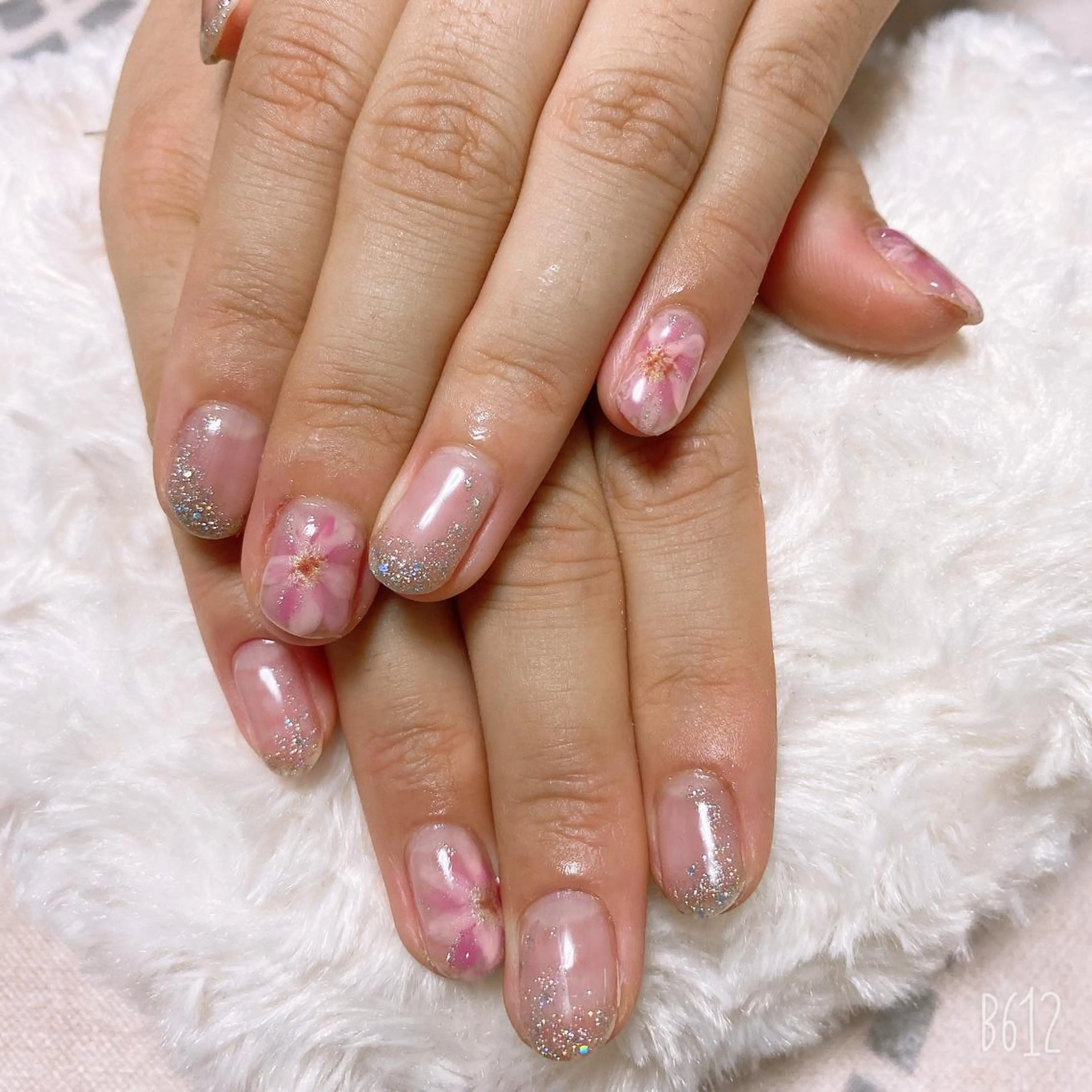 ネイル The Best Beauty受付担当のヘアスタイル