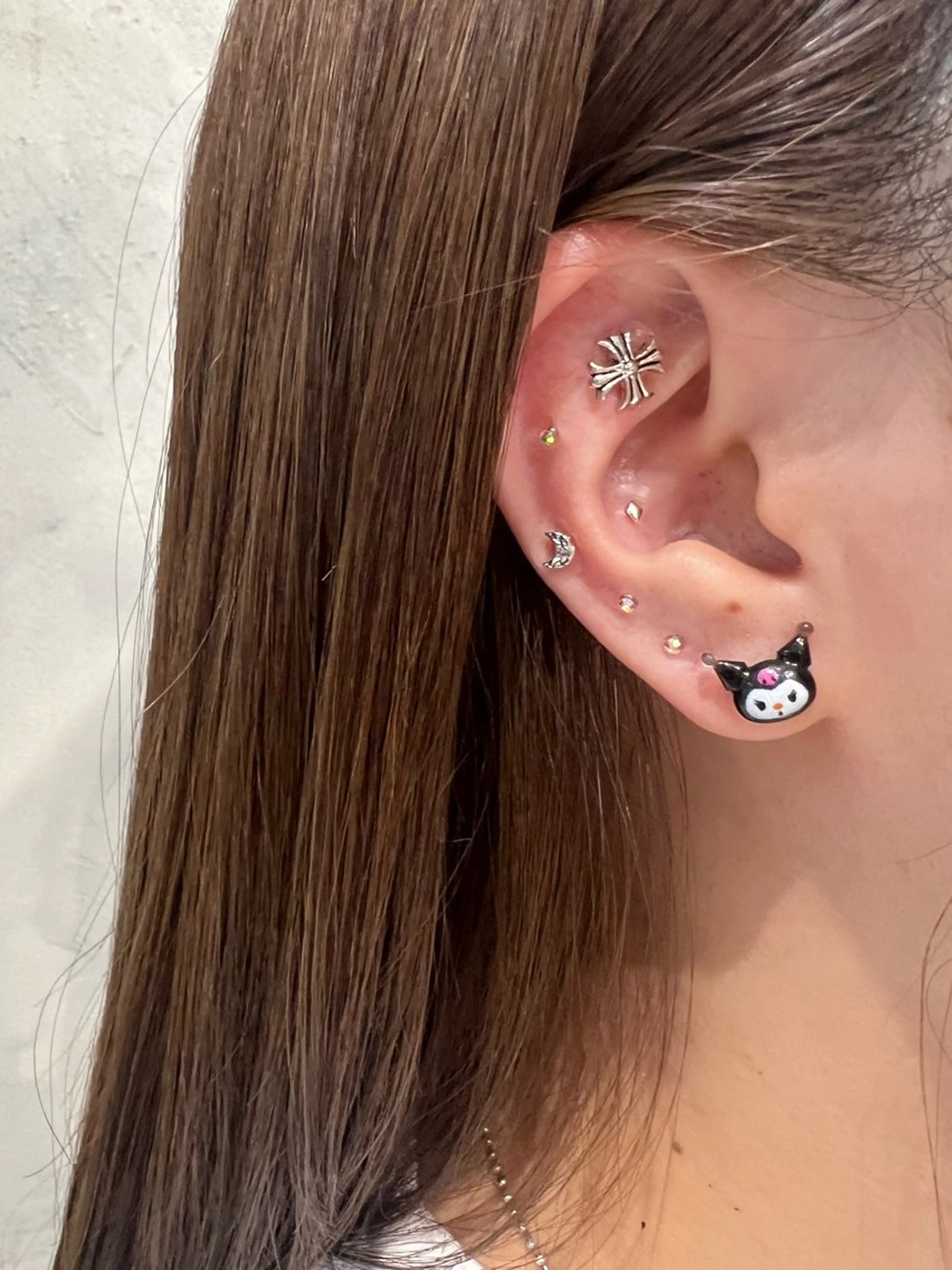 前髪カット+耳ツボジュエリー両耳10粒【※現金のみ】の写真