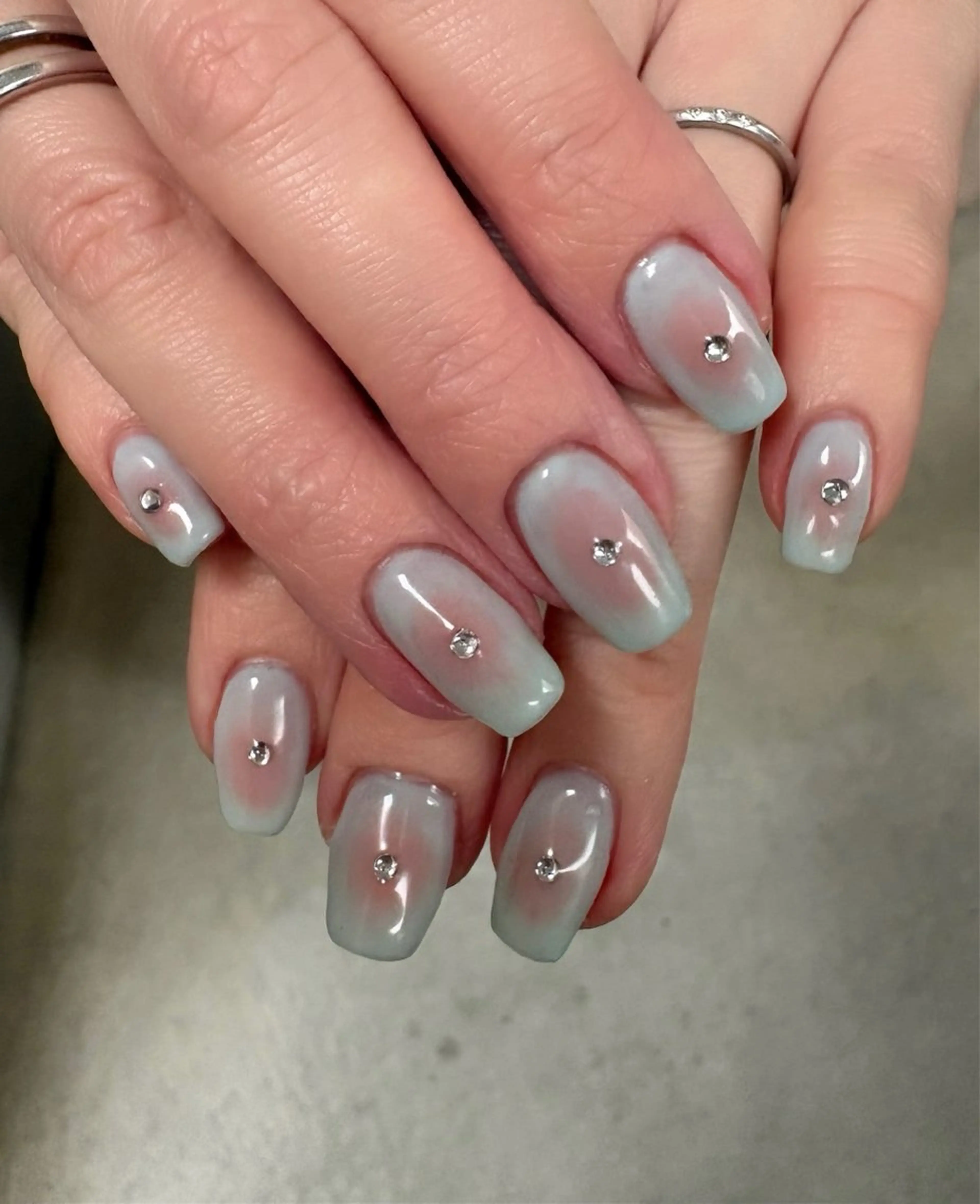 ネイル チークネイル ニュアンスネイル Lowé所属・Lowé nailのネイルデザイン