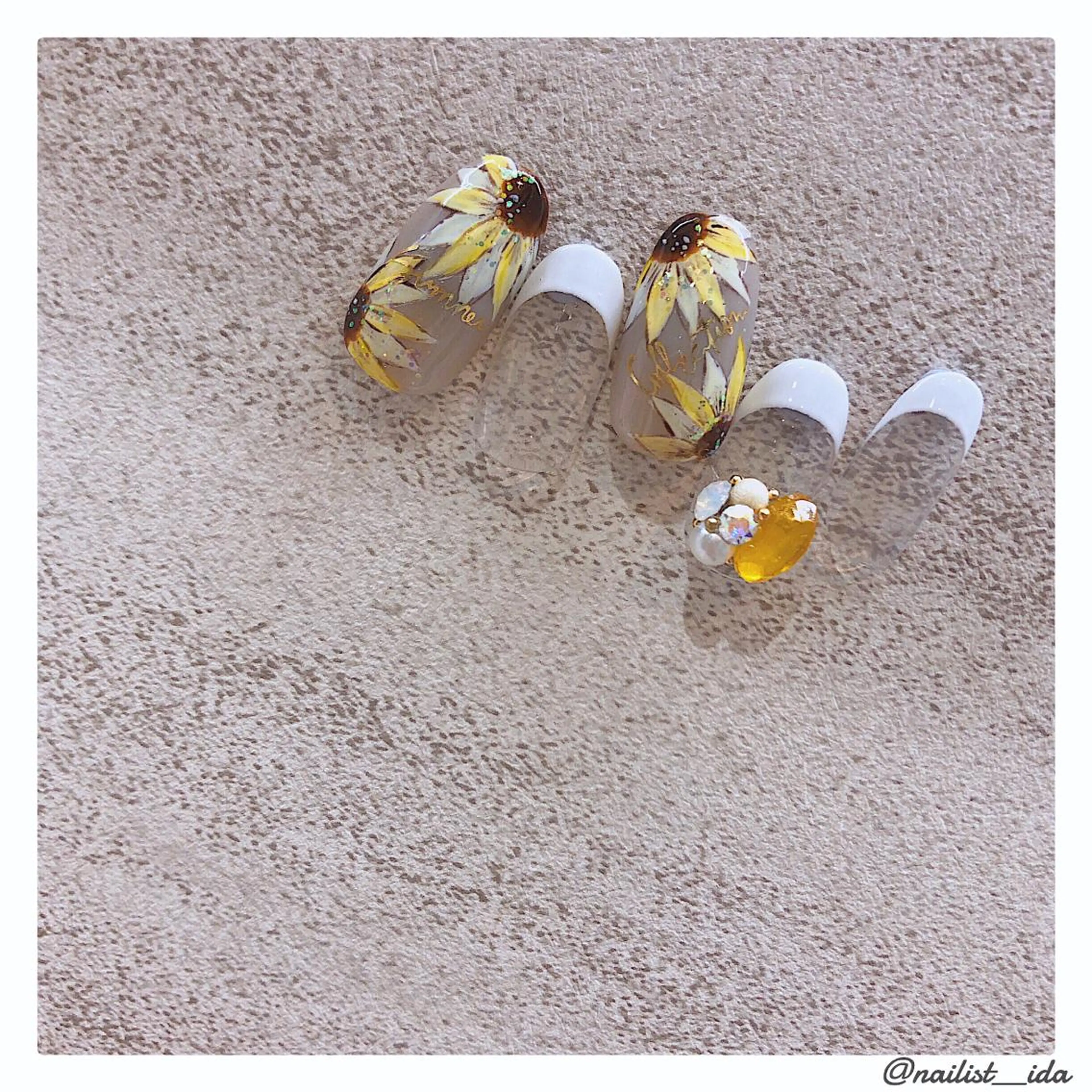 ネイル Arowa 伊田のネイルデザイン