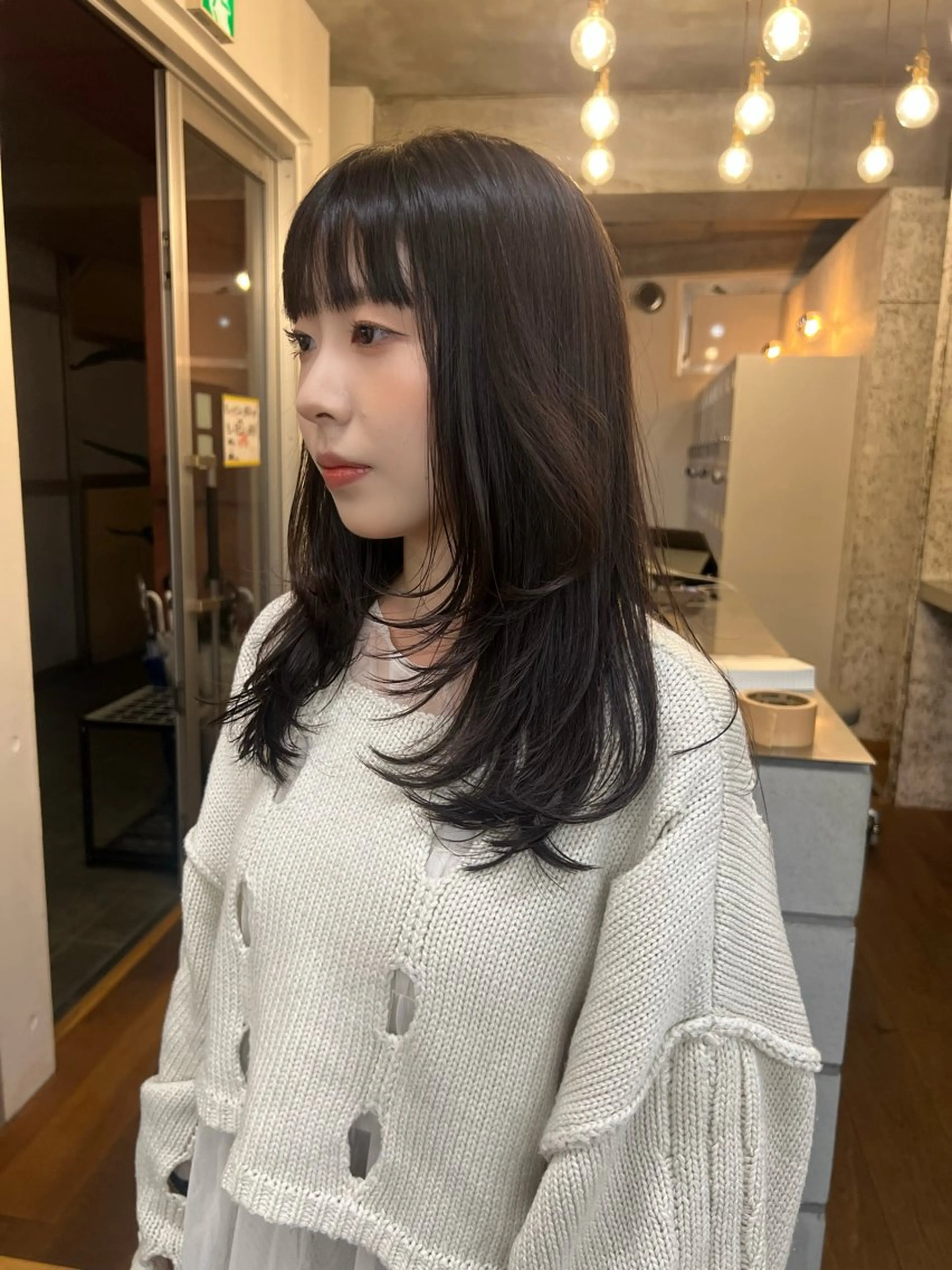 セミロング カラー パーマ ヘアアレンジ くびれヘア 顔まわりレイヤー 韓国風ヘア くびれレイヤー レイヤーカット カット ショートヘア原宿 fifth コシのヘアスタイル