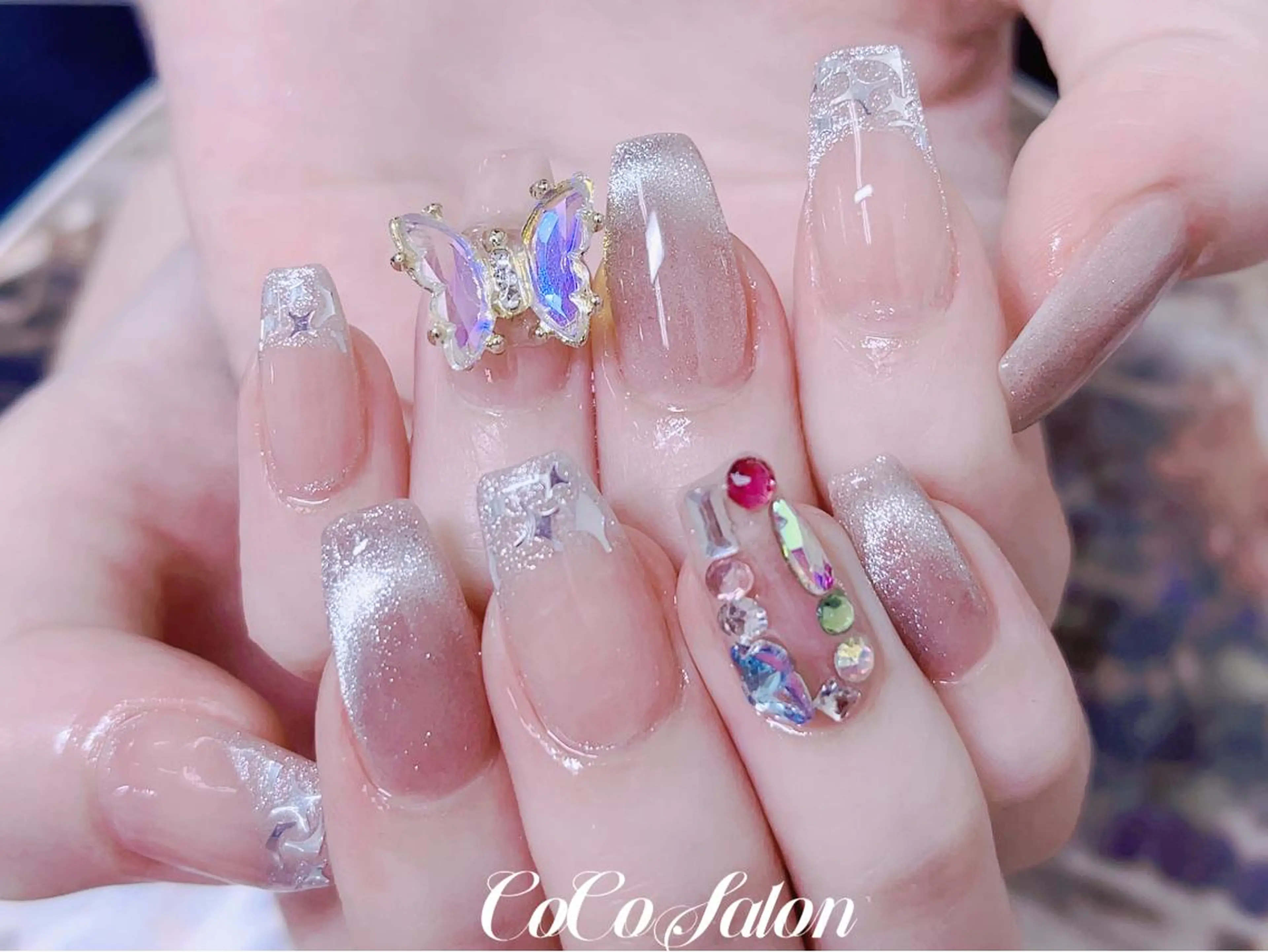 ネイル 成人式 長さ出し フレンチネイル ジェルネイル ガラスフレンチ ハンドネイル CoCoSalon ネイル/まつ毛予約のネイルデザイン