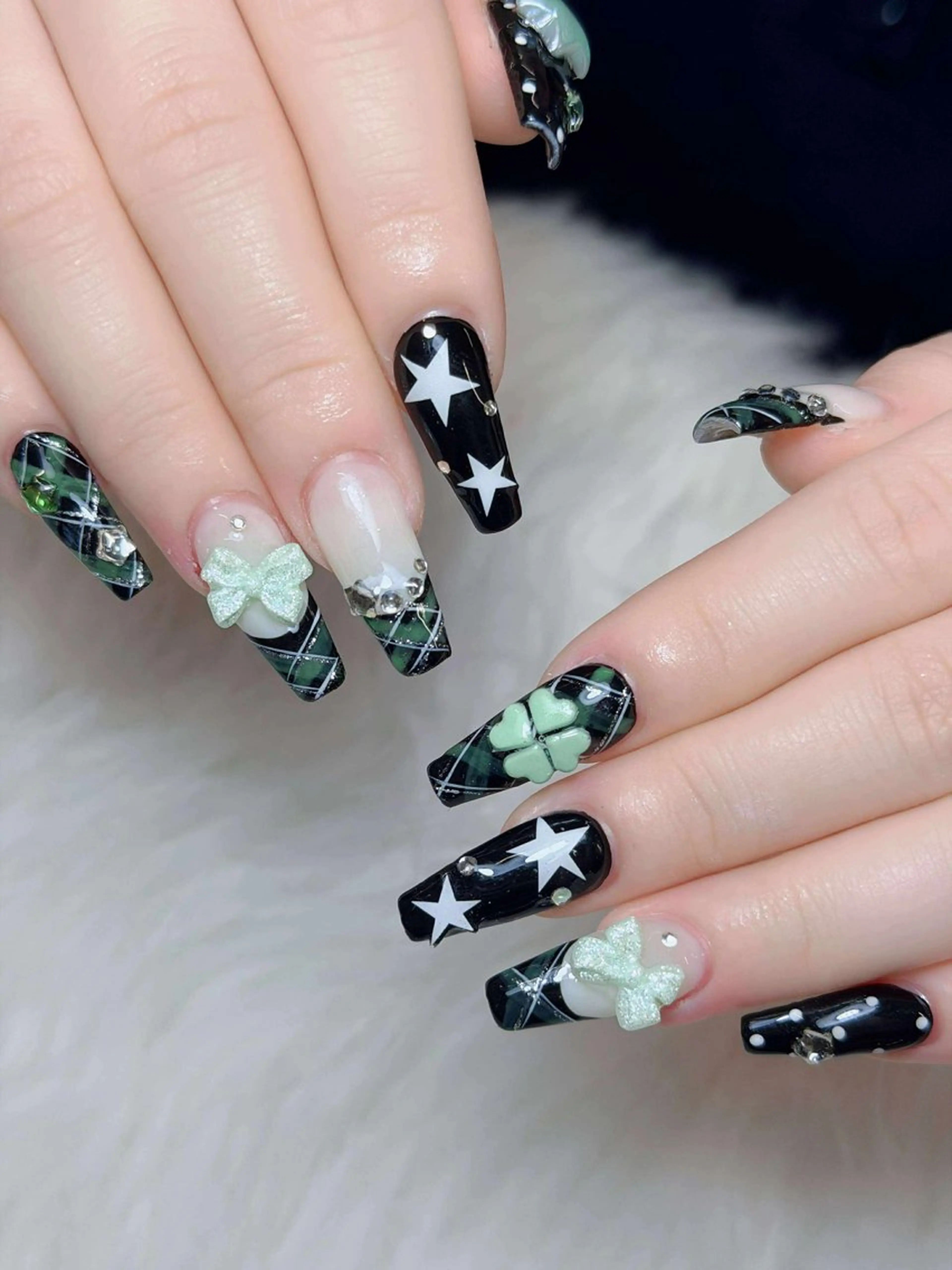 ネイル オーロラネイル チークネイル フットネイル フレンチネイル ハロウィン ハンドネイル Lumi Nail 新大久保3‘のネイルデザイン