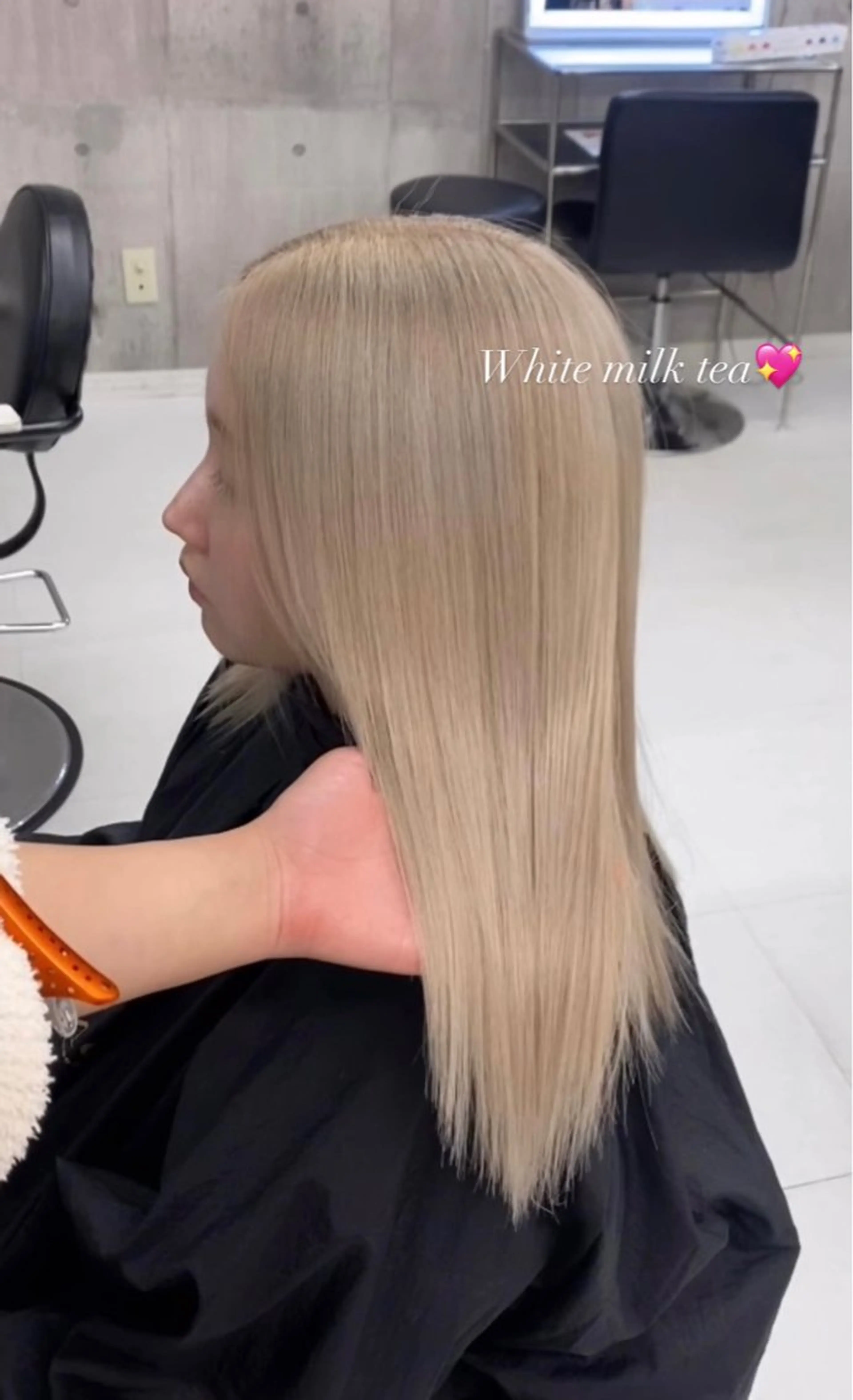 セミロング カラー ヘアアレンジ メンズ ヘアカラー のん🎀ハイトーン/ レイヤーカット🐳のヘアスタイル