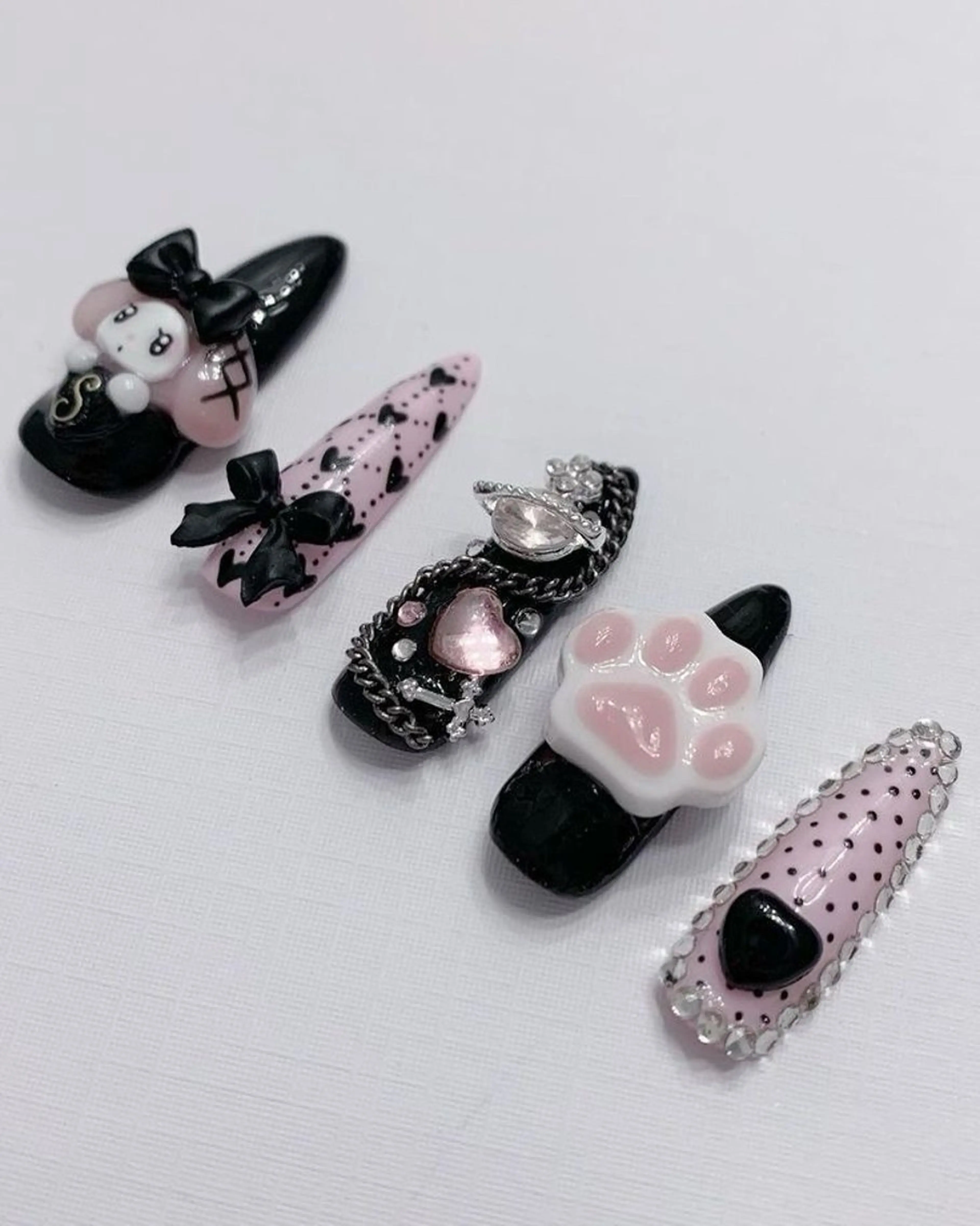 ネイル ハロウィン マグネットネイル ミラーネイル ニュアンスネイル ピンク Lee Nailsのネイルデザイン